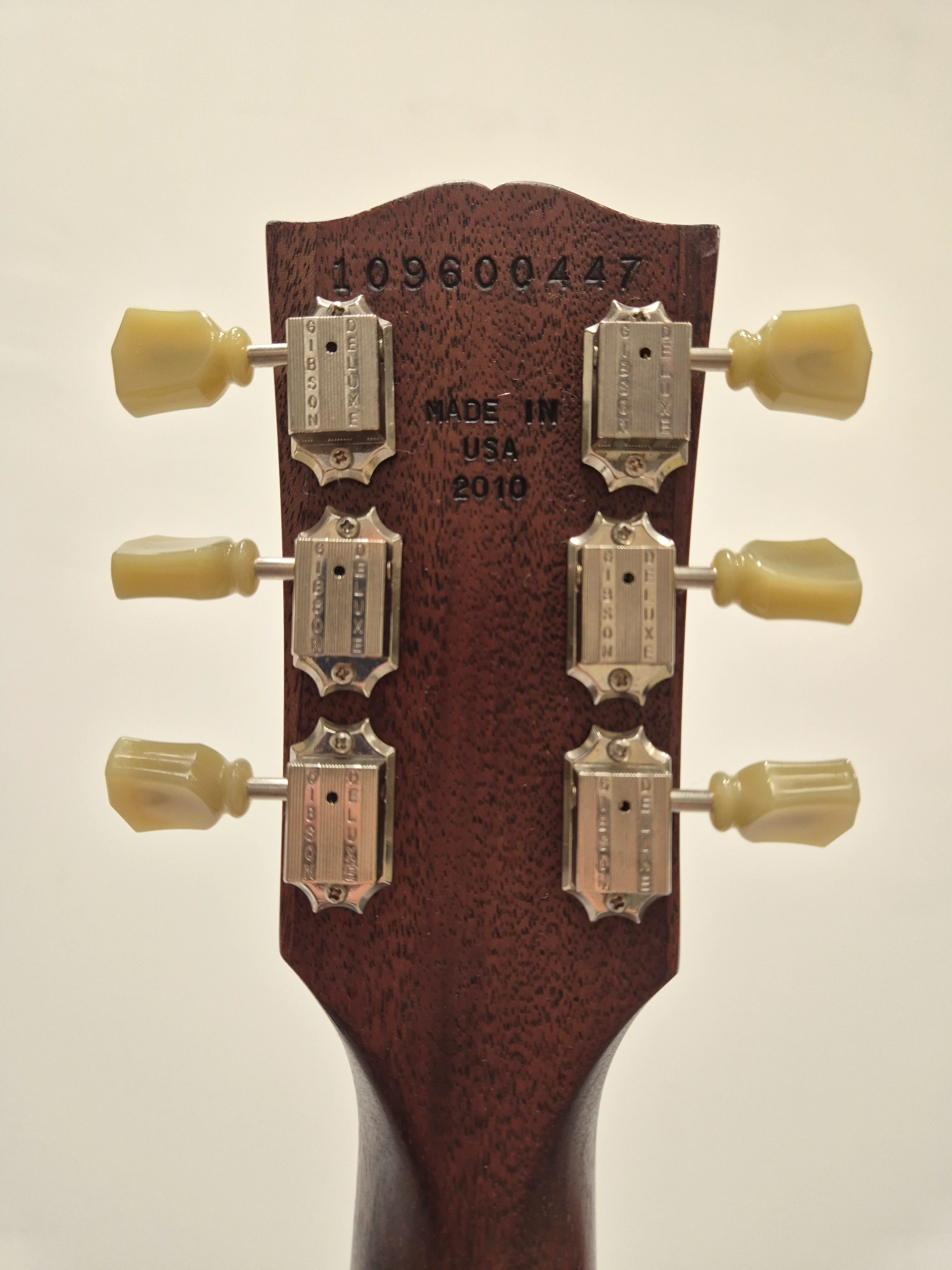 Gibson SG 2010 Special Edition with Bigsby Tailpiece, Solid-Body Electric Guitar w/ Gibson Hard Case - Image 8