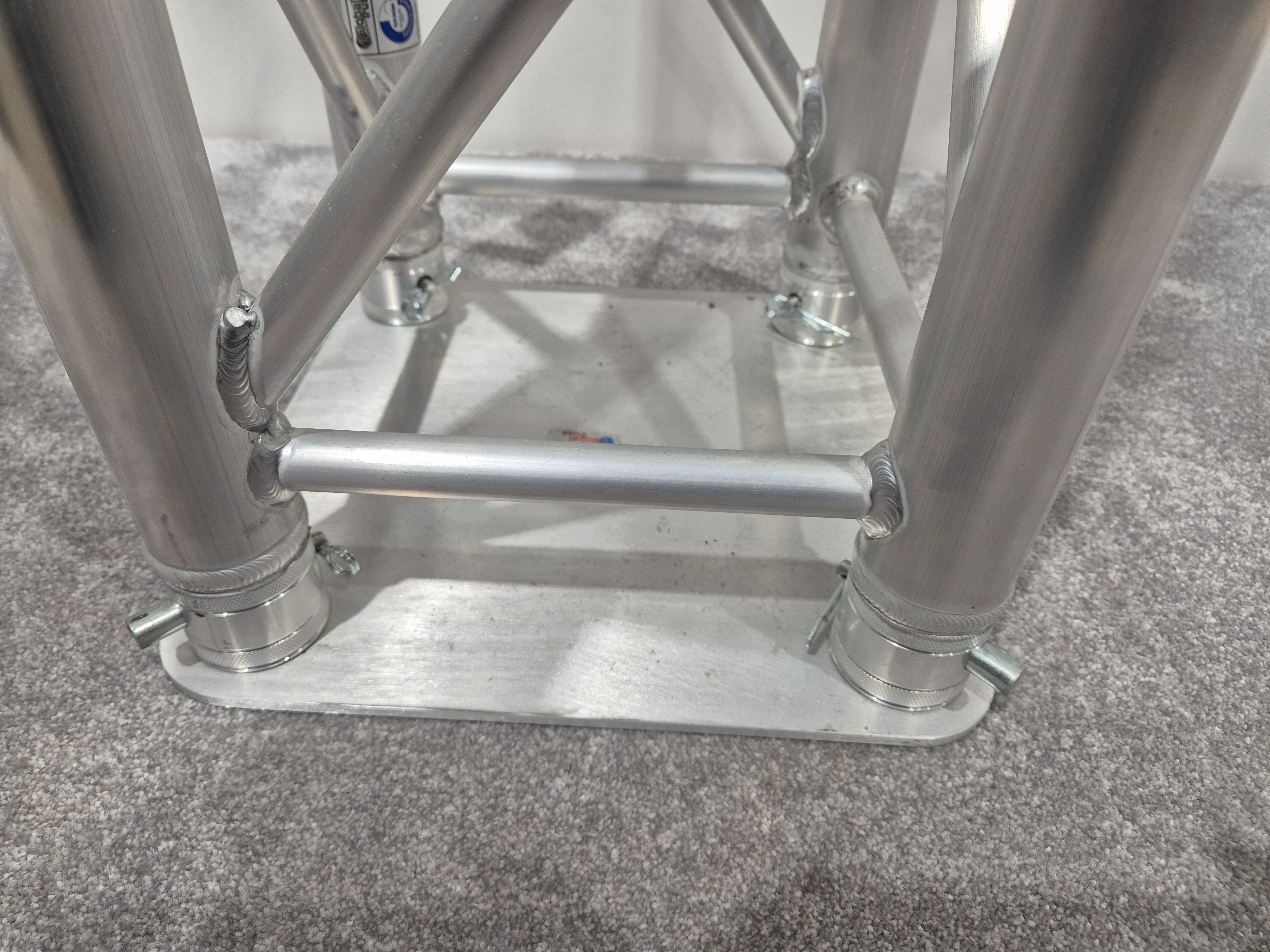 Global Truss Standard F34 - 1.5m Square Aluminium Truss - Image 3