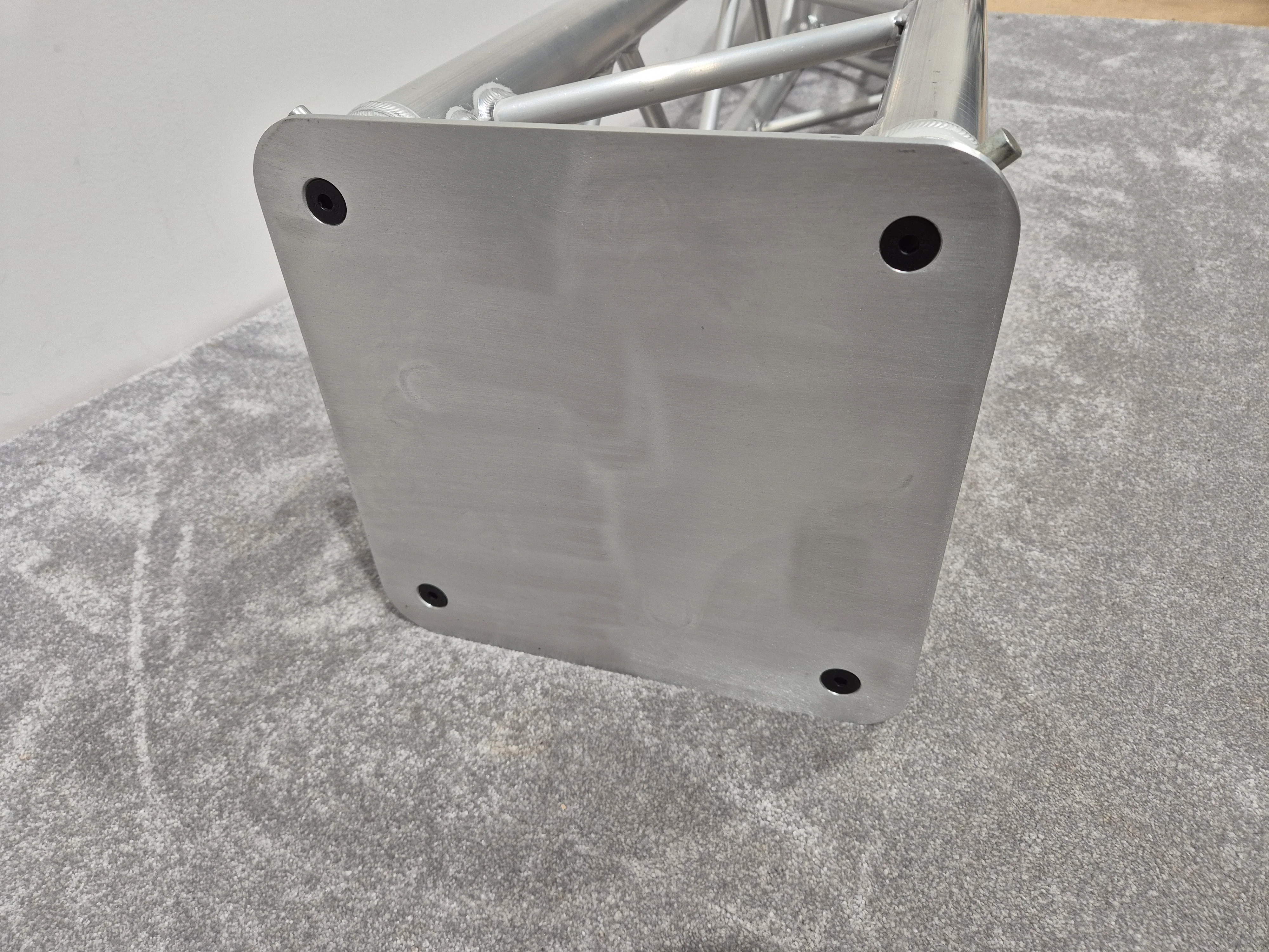 Global Truss Standard F34 - 1.5m Square Aluminium Truss - Image 9