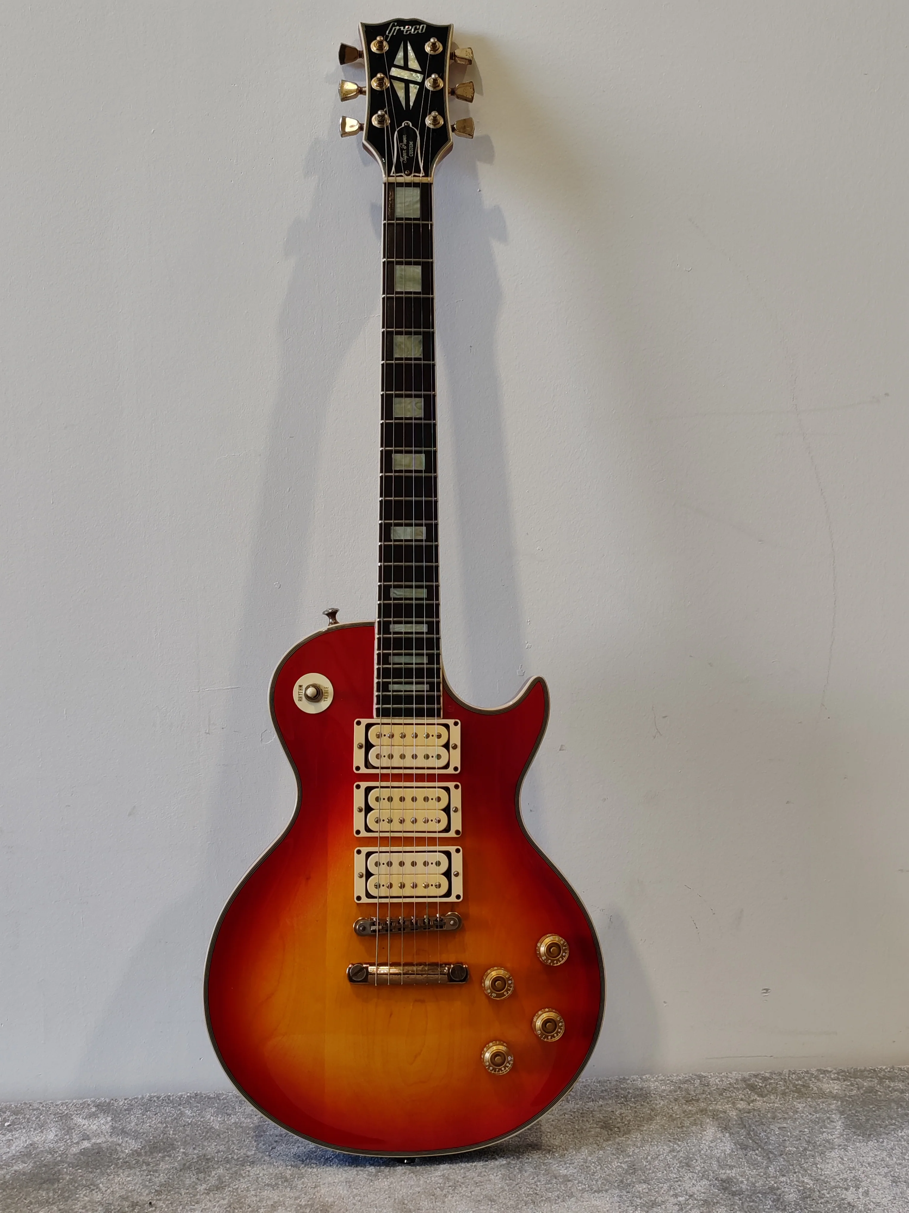 Greco Custom 1980 Les Paul 'Ace Frehley' of Kiss Fame – Very Good Condition w/ Hard Case - Image 2