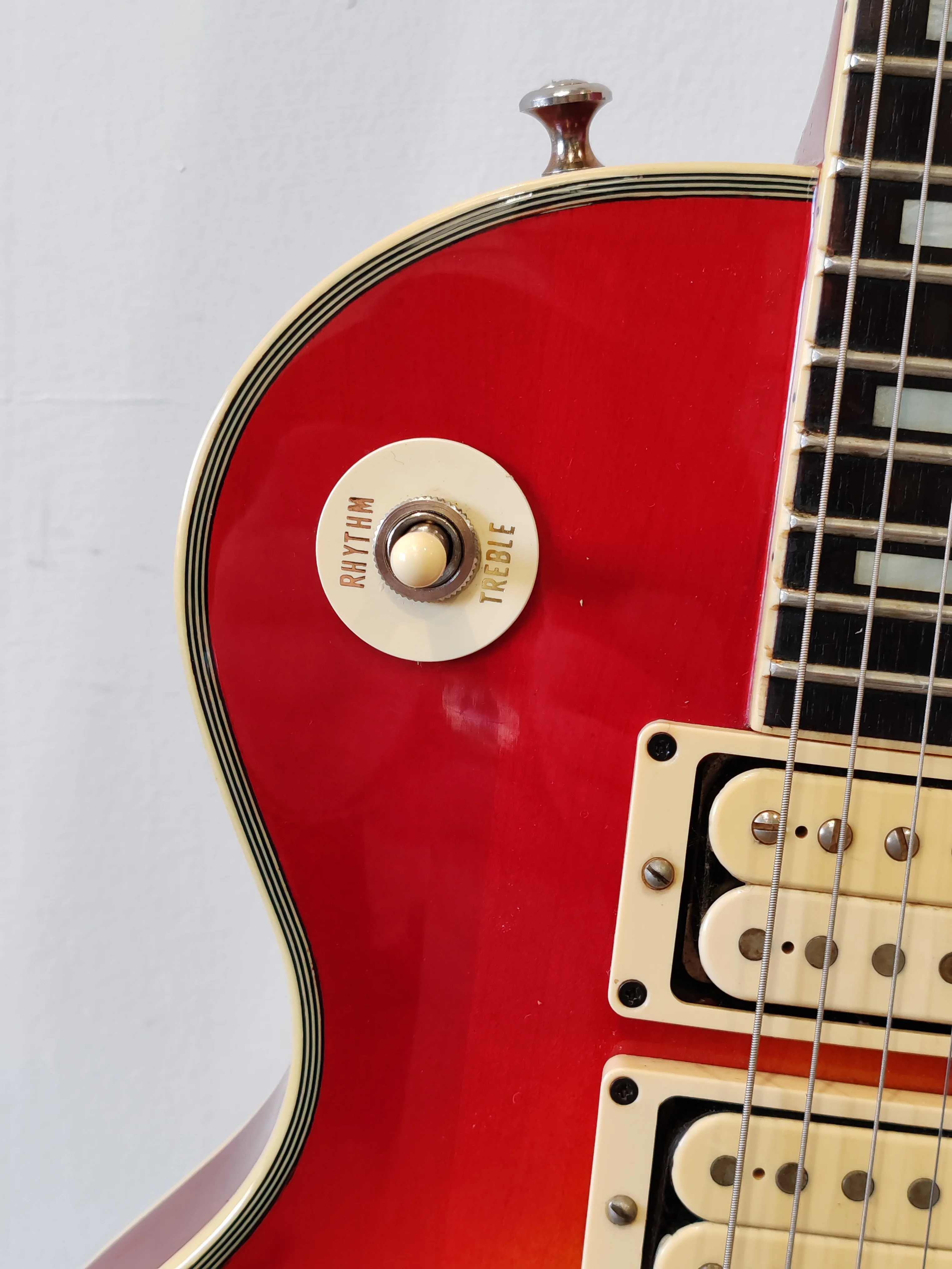 Greco Custom 1980 Les Paul 'Ace Frehley' of Kiss Fame – Very Good Condition w/ Hard Case - Image 4