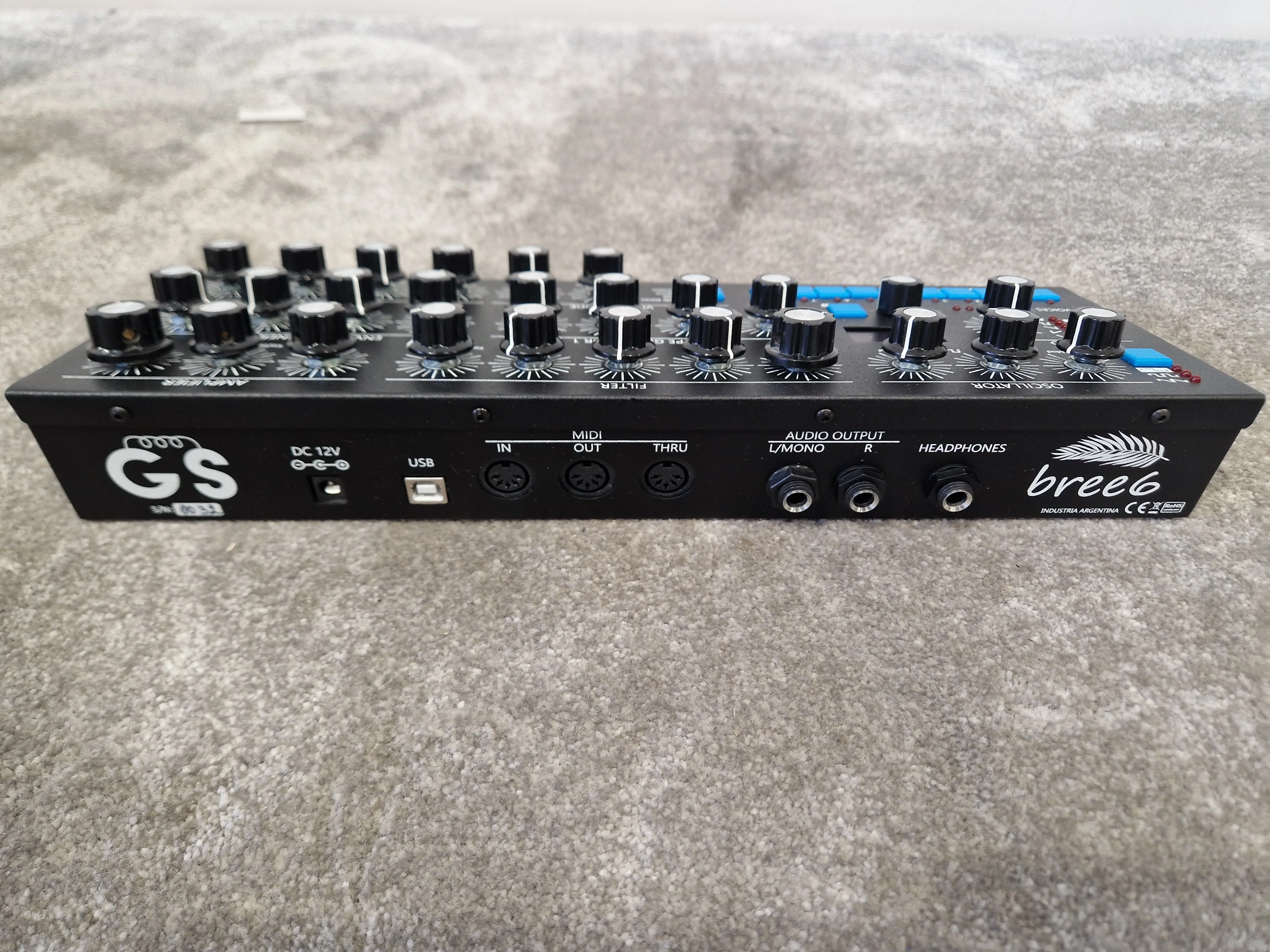 GS Music Bree6 Desktop Synthesizer – Analog Signal Path – 6-Voice Polyphony – Open Box New - Image 3
