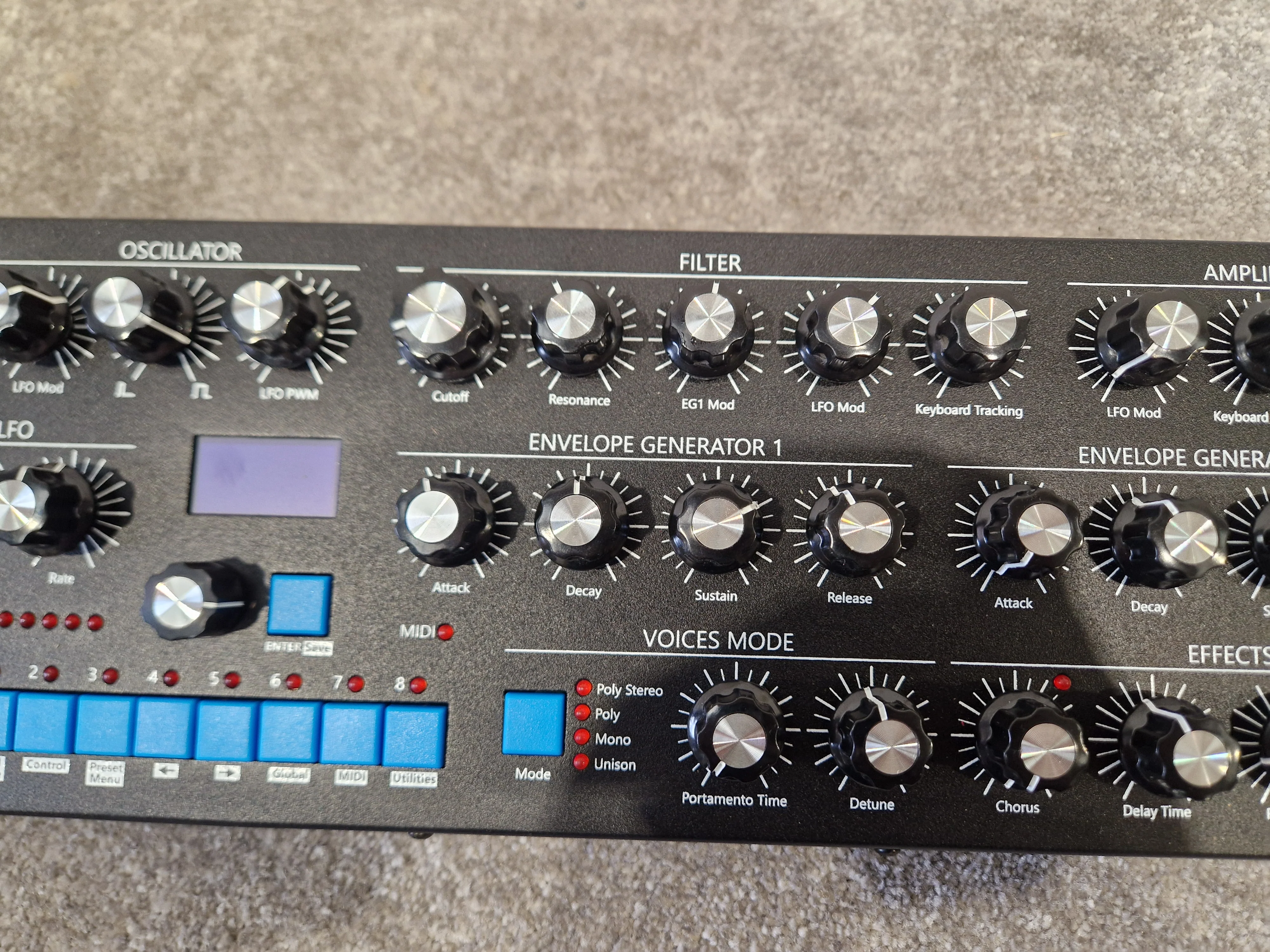 GS Music Bree6 Desktop Synthesizer – Analog Signal Path – 6-Voice Polyphony – Open Box New - Image 5
