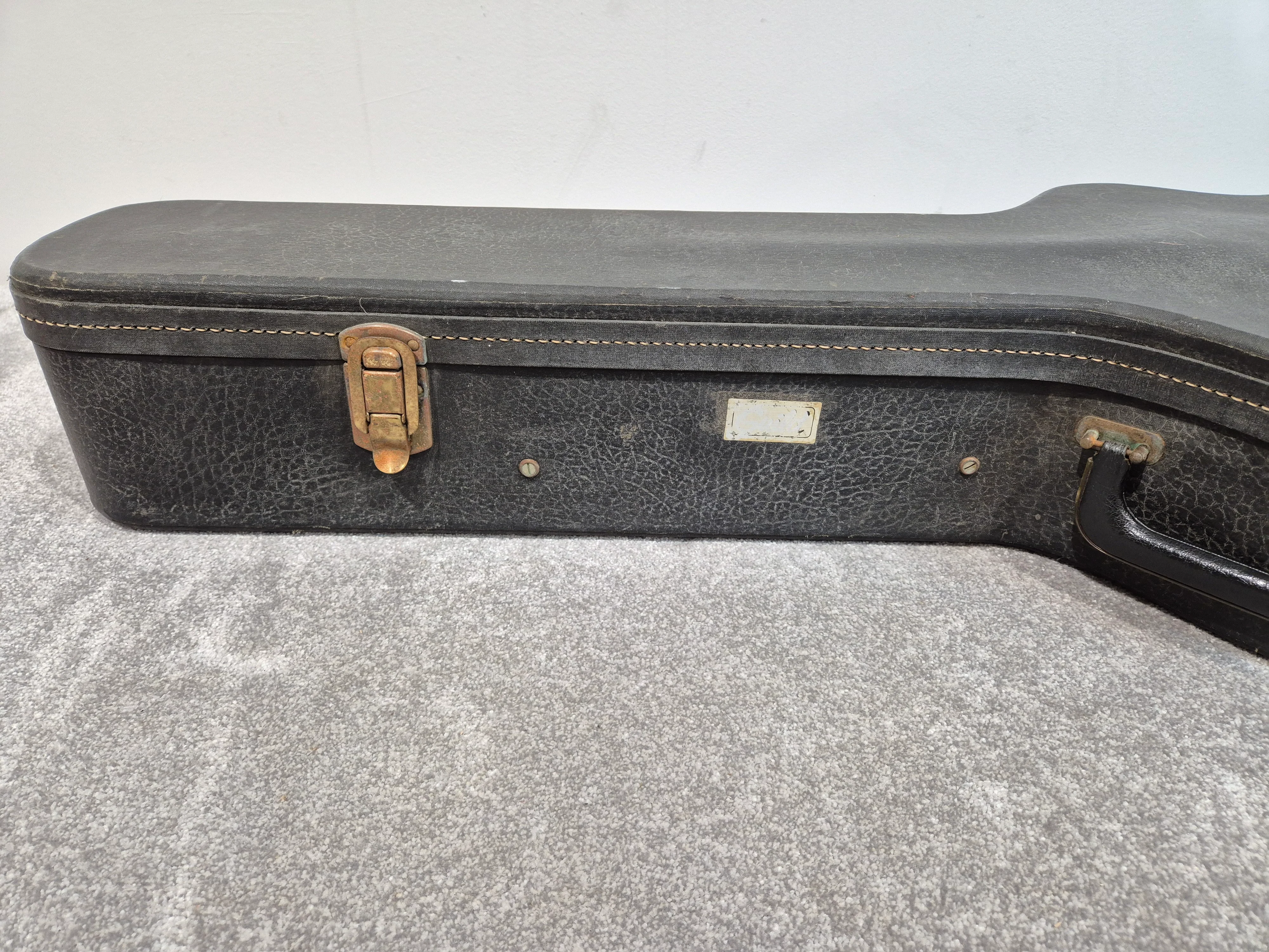 Guild Hard Case - Acoustic Guitar Hard Case - Dreadnought - Image 12
