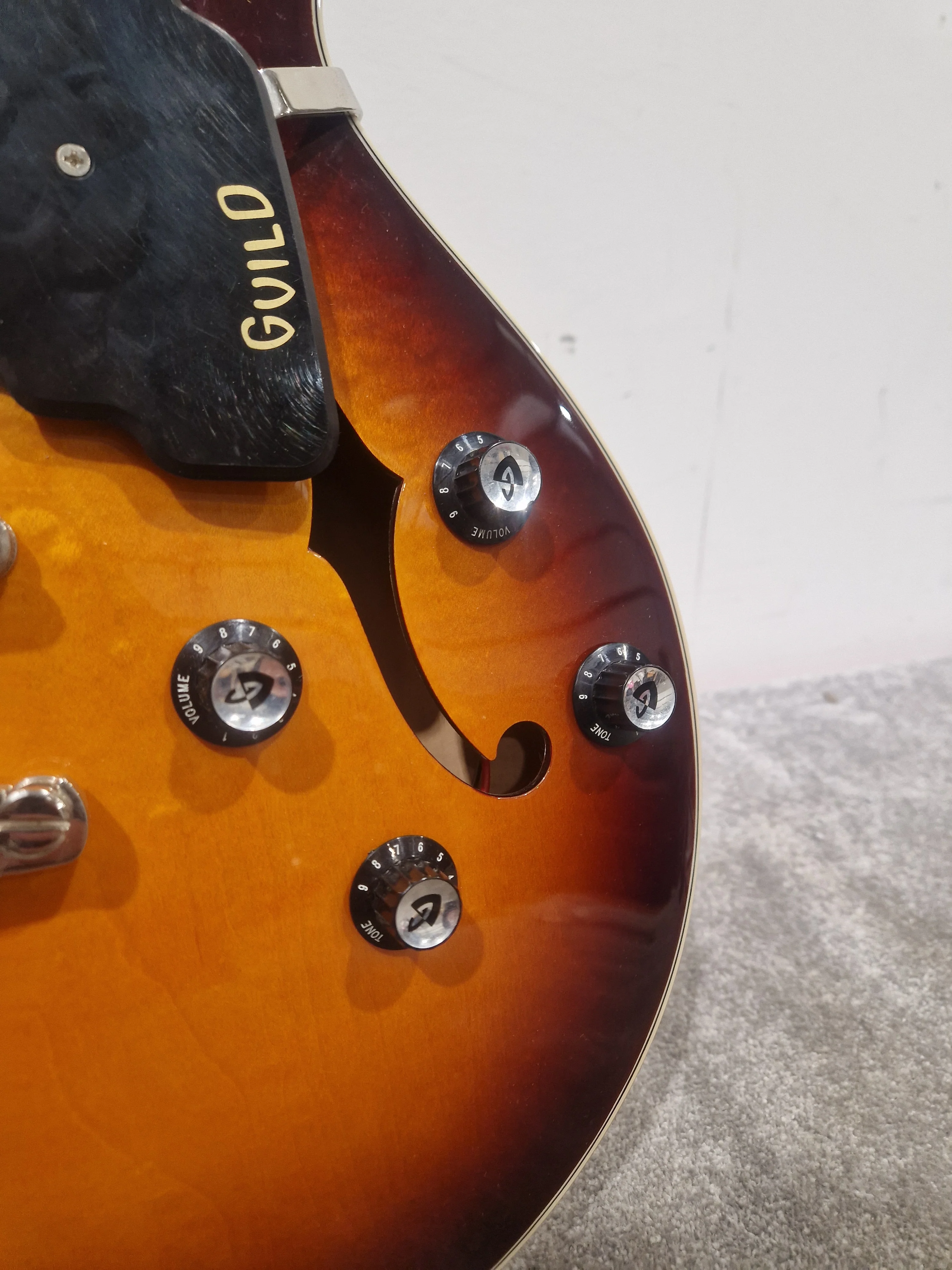 Guild Starfire SF-1SC/ATB Sunburst Hollow-Body Electric Guitar – Hollow-Body Electric Guitar - Excellent - Image 6