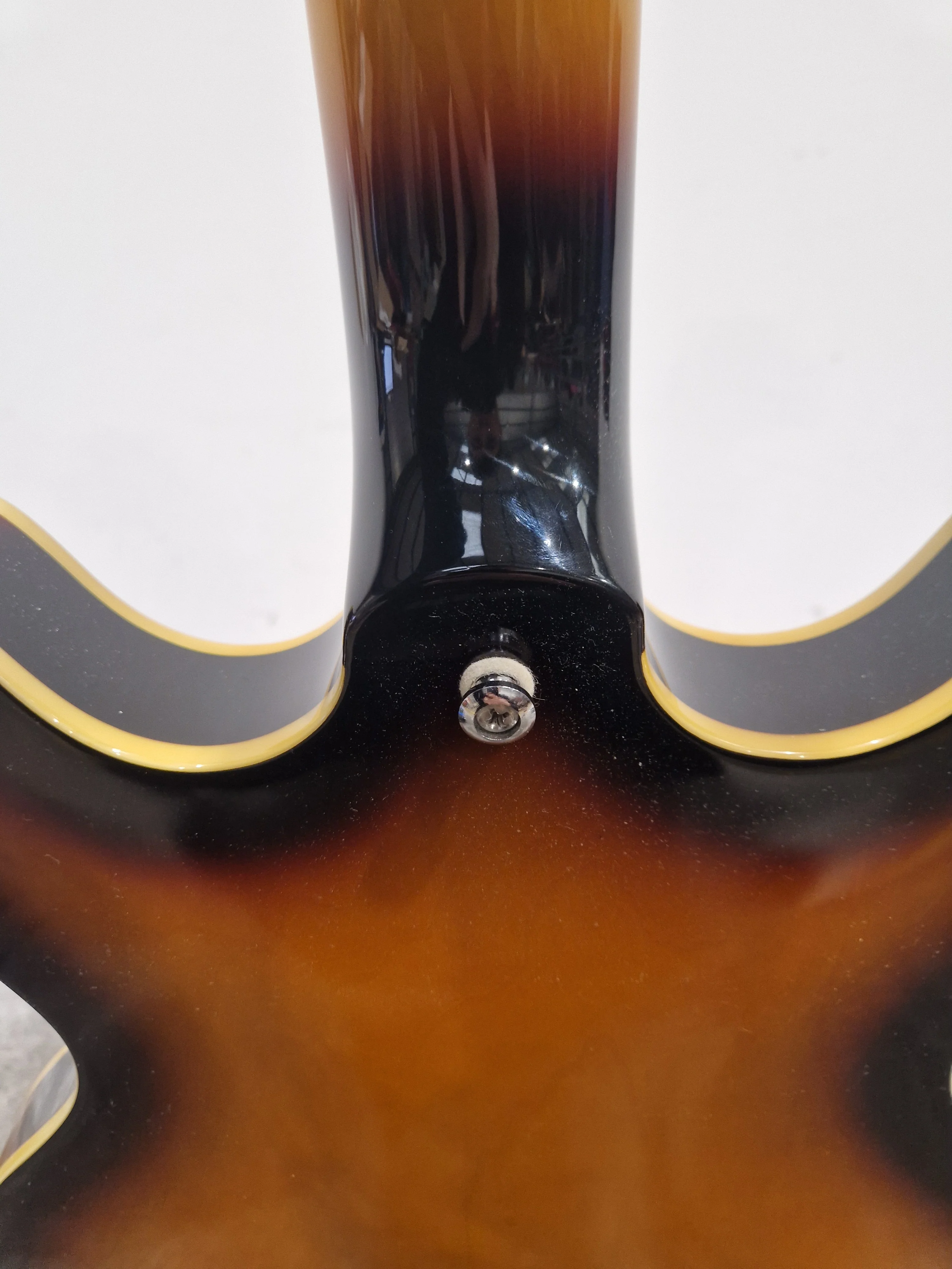 Hamer XT - Semi-Hollow Electric Guitar - Sunburst - Excellent w/ Hard Case - Image 10