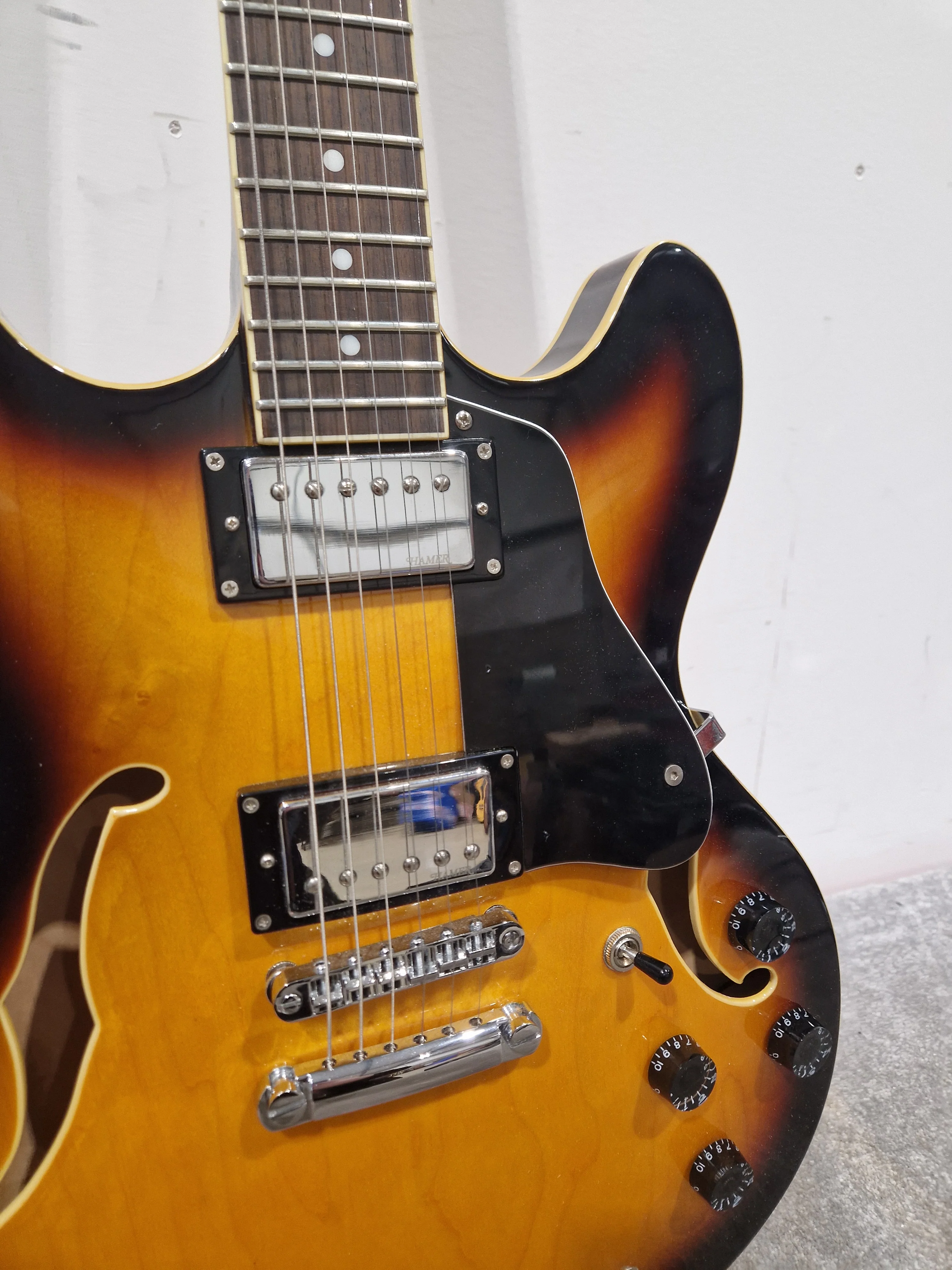 Hamer XT - Semi-Hollow Electric Guitar - Sunburst - Excellent w/ Hard Case - Image 5