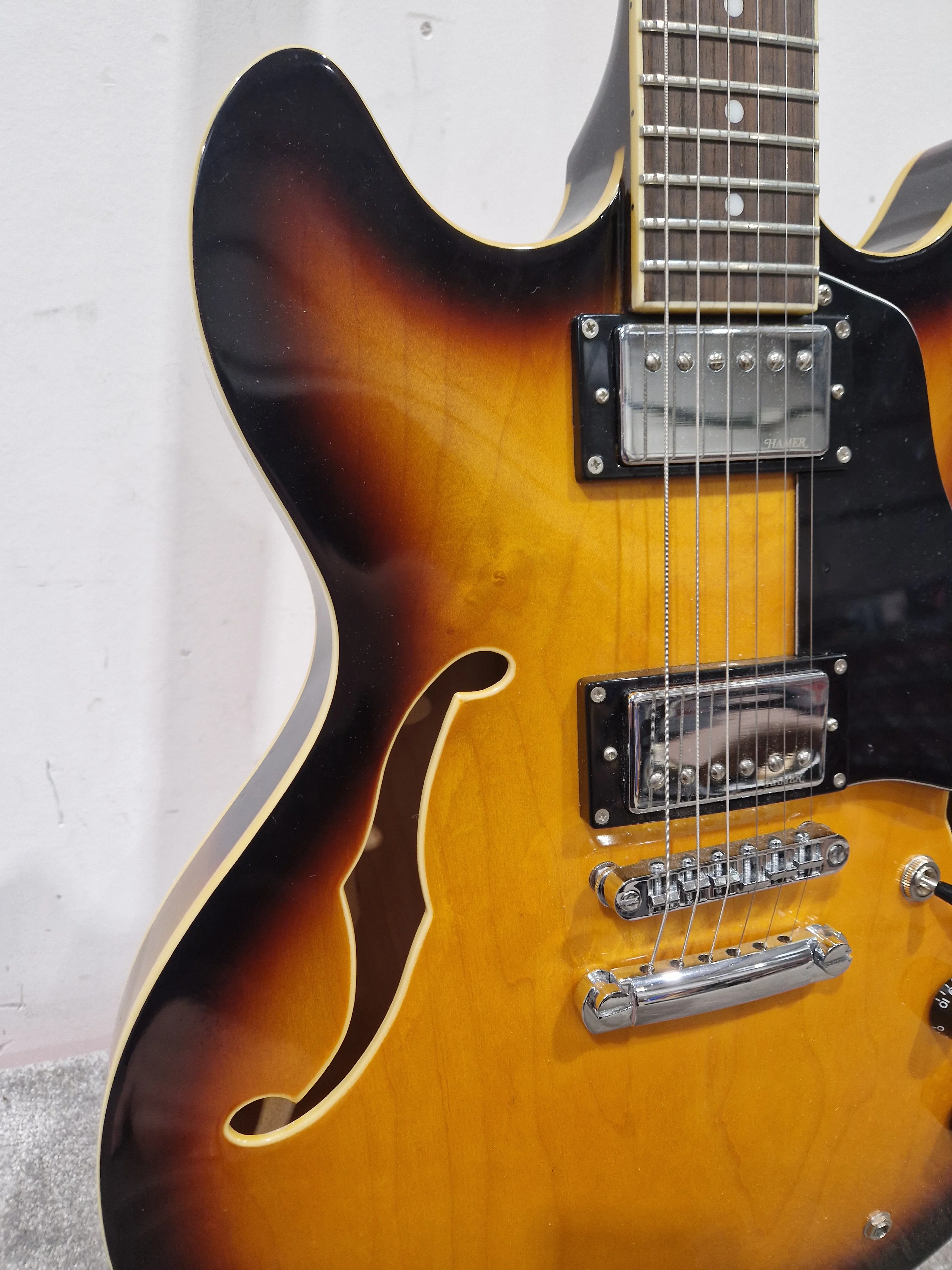 Hamer XT - Semi-Hollow Electric Guitar - Sunburst - Excellent w/ Hard Case - Image 6