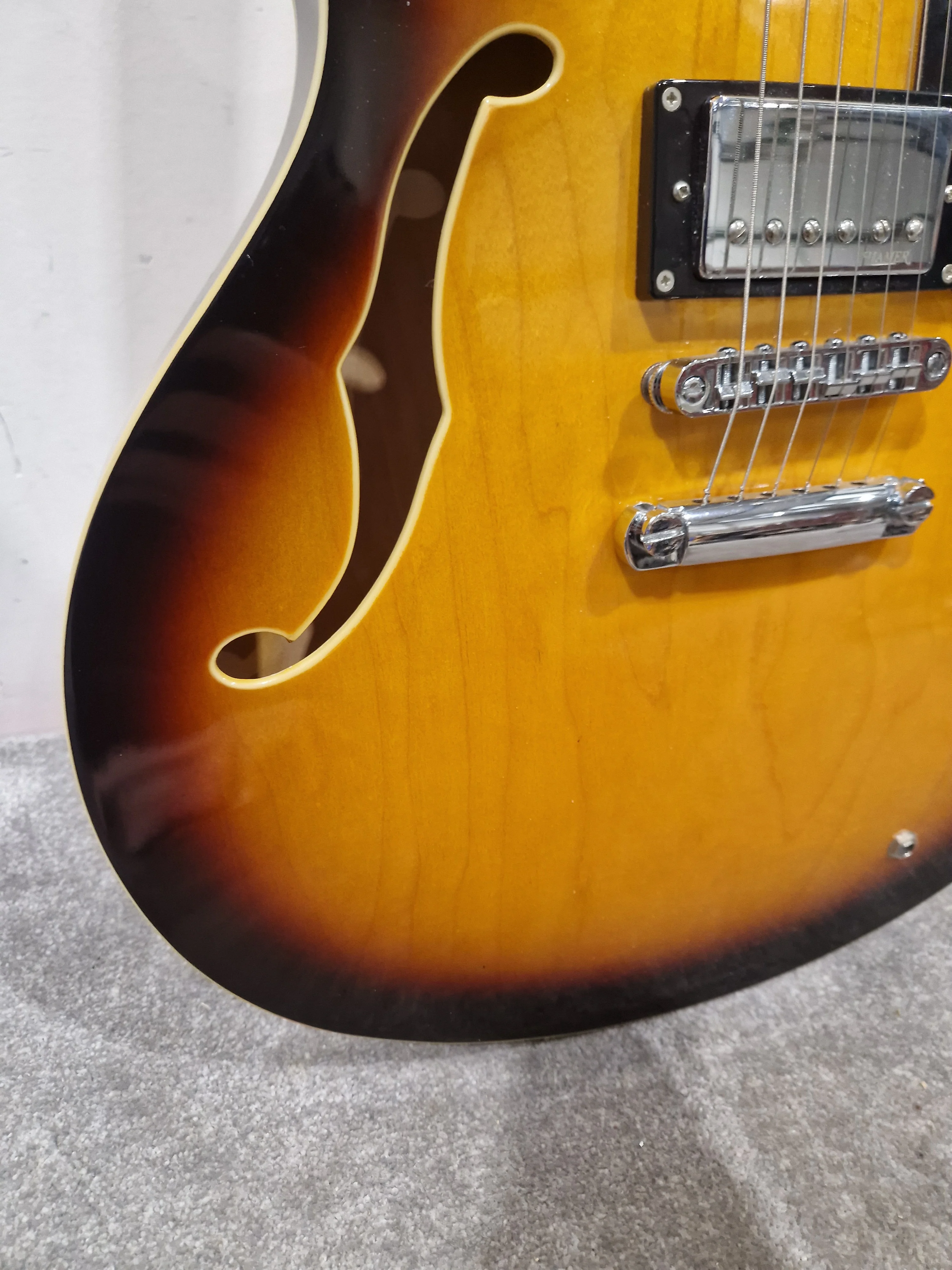 Hamer XT - Semi-Hollow Electric Guitar - Sunburst - Excellent w/ Hard Case - Image 7