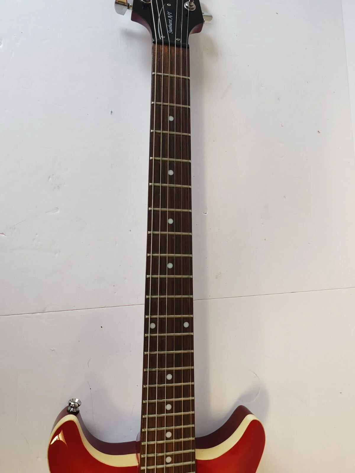 Hamer XT Series Sunburst A/T Electric Guitar - Free UK Shipping - Image 5