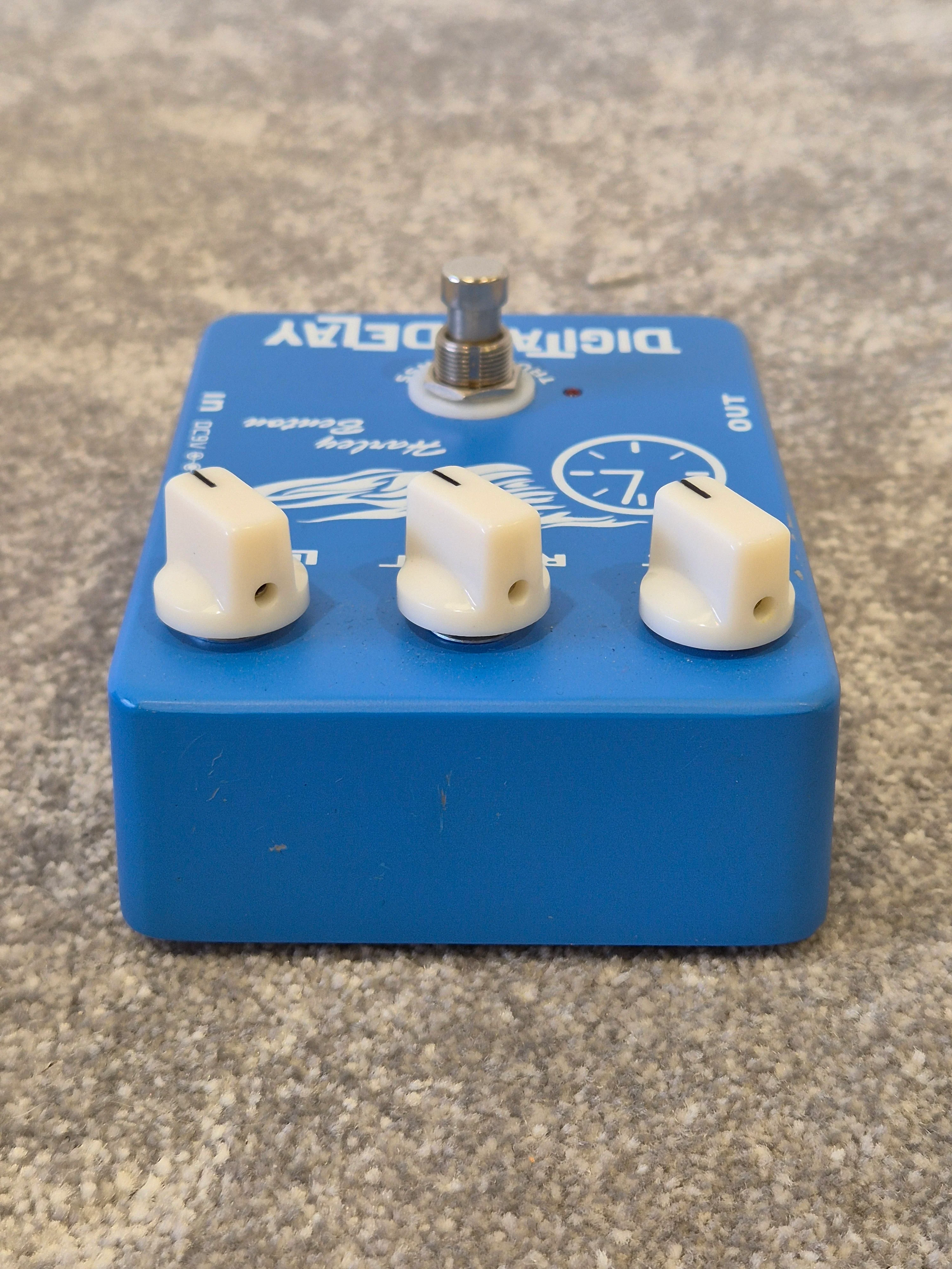 Harley Benton Digital Delay - Electric Guitar Effect Pedal - Image 4