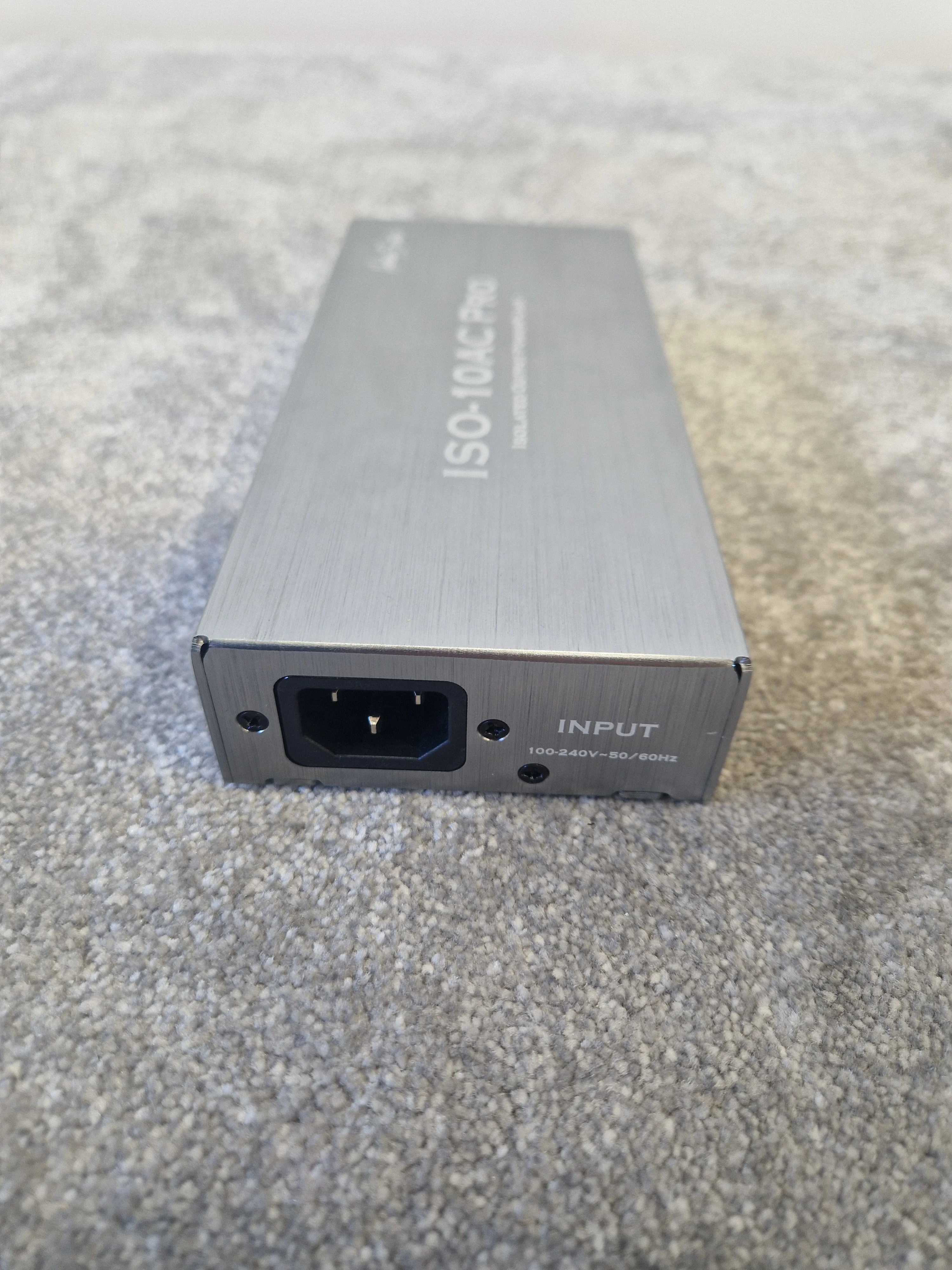 Harley Benton ISO-10AC Pro – Modular Pedalboard Power Supply – Excellent - Image 9