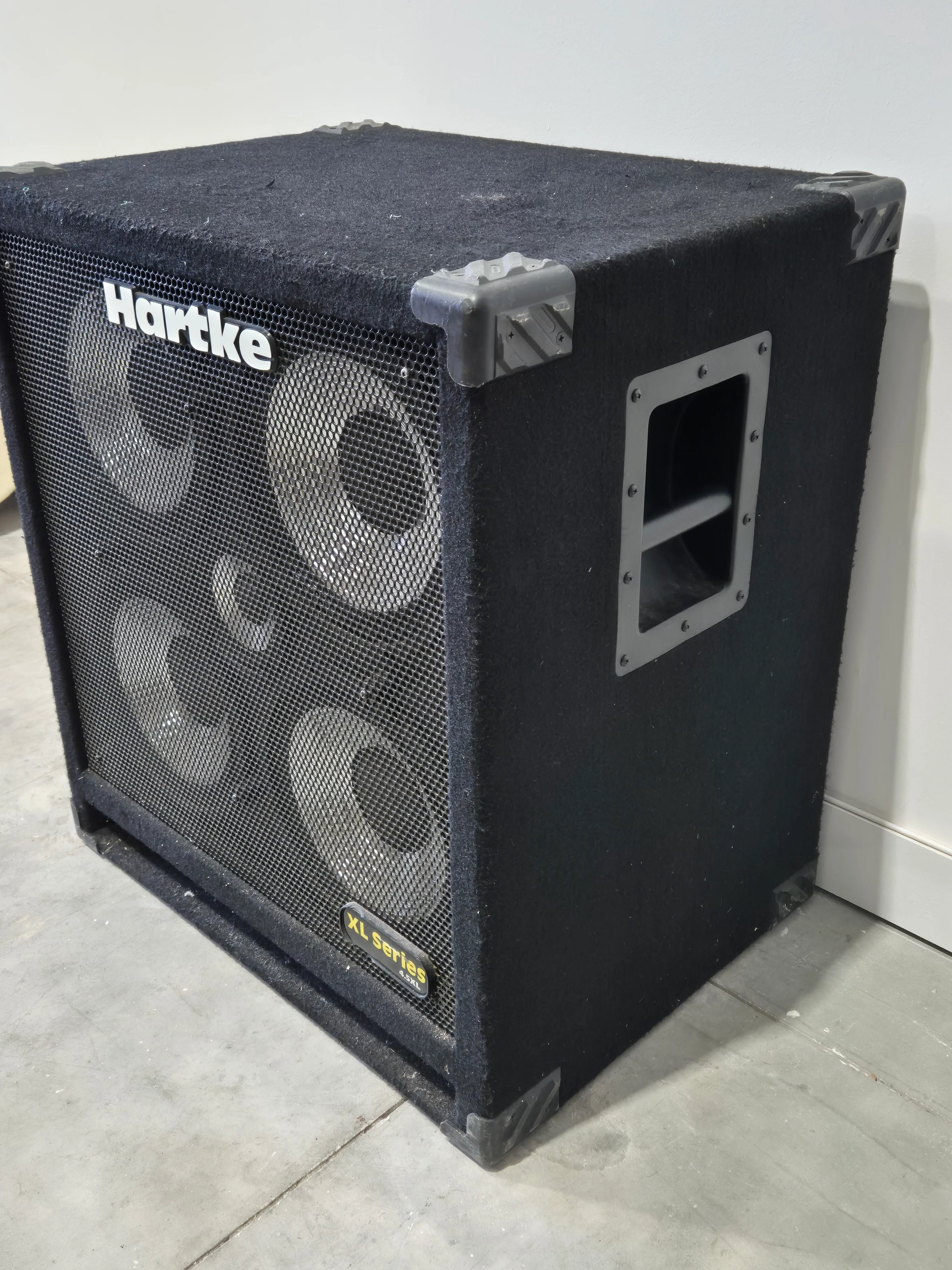 Hartke 4.5 XL - 4x10, 400-watts Bass Cabinet - Image 3