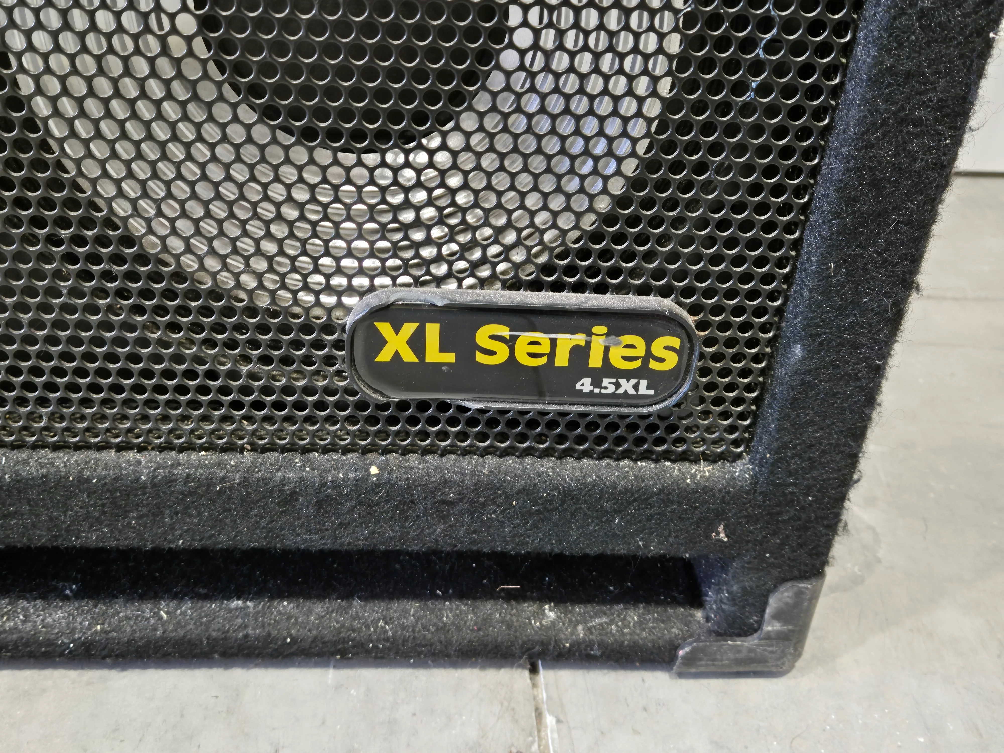 Hartke 4.5 XL - 4x10, 400-watts Bass Cabinet - Image 8
