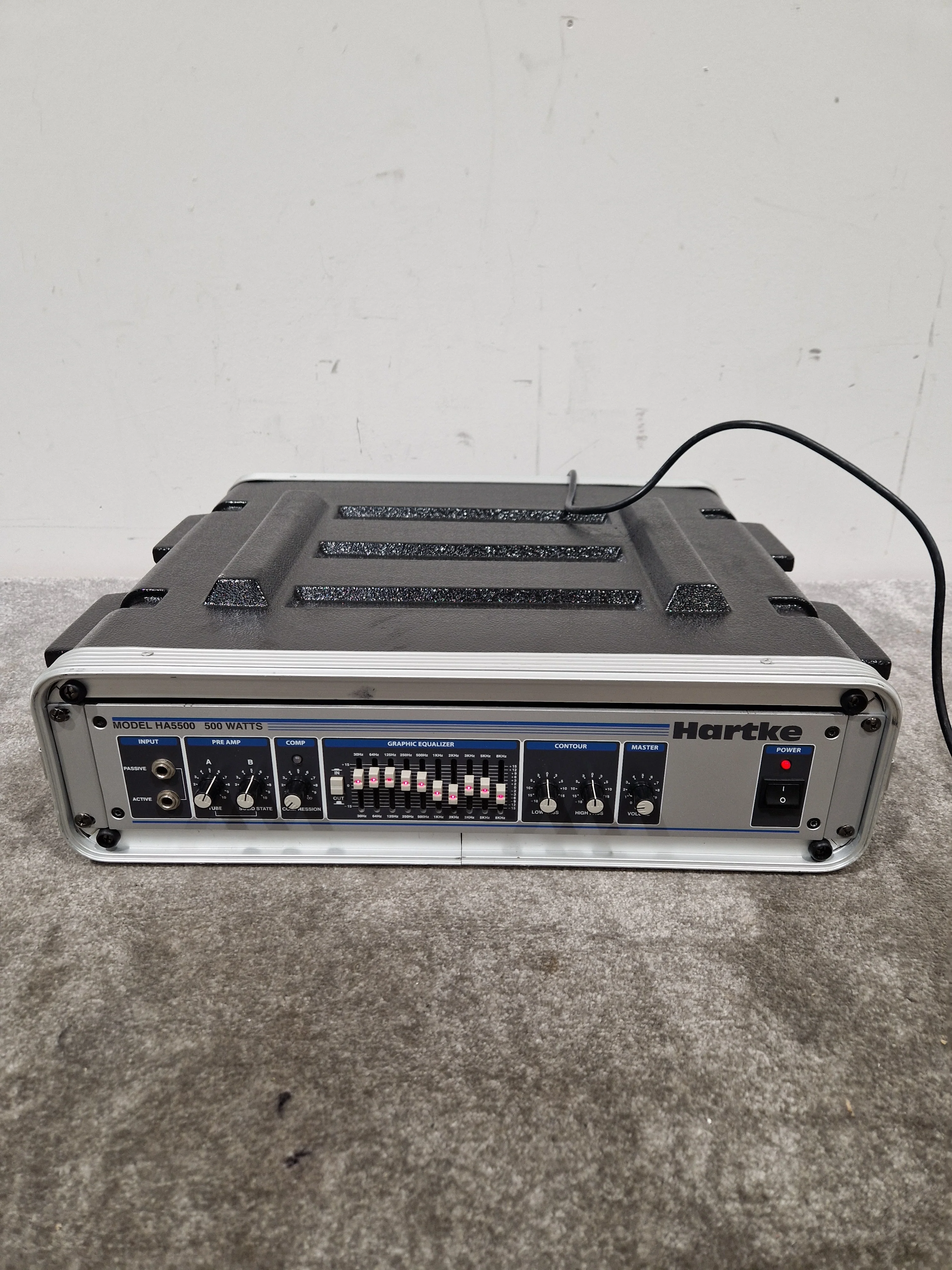 Hartke HA 5500 - 500W Bass Amplifier - Excellent w/ Hard Case
