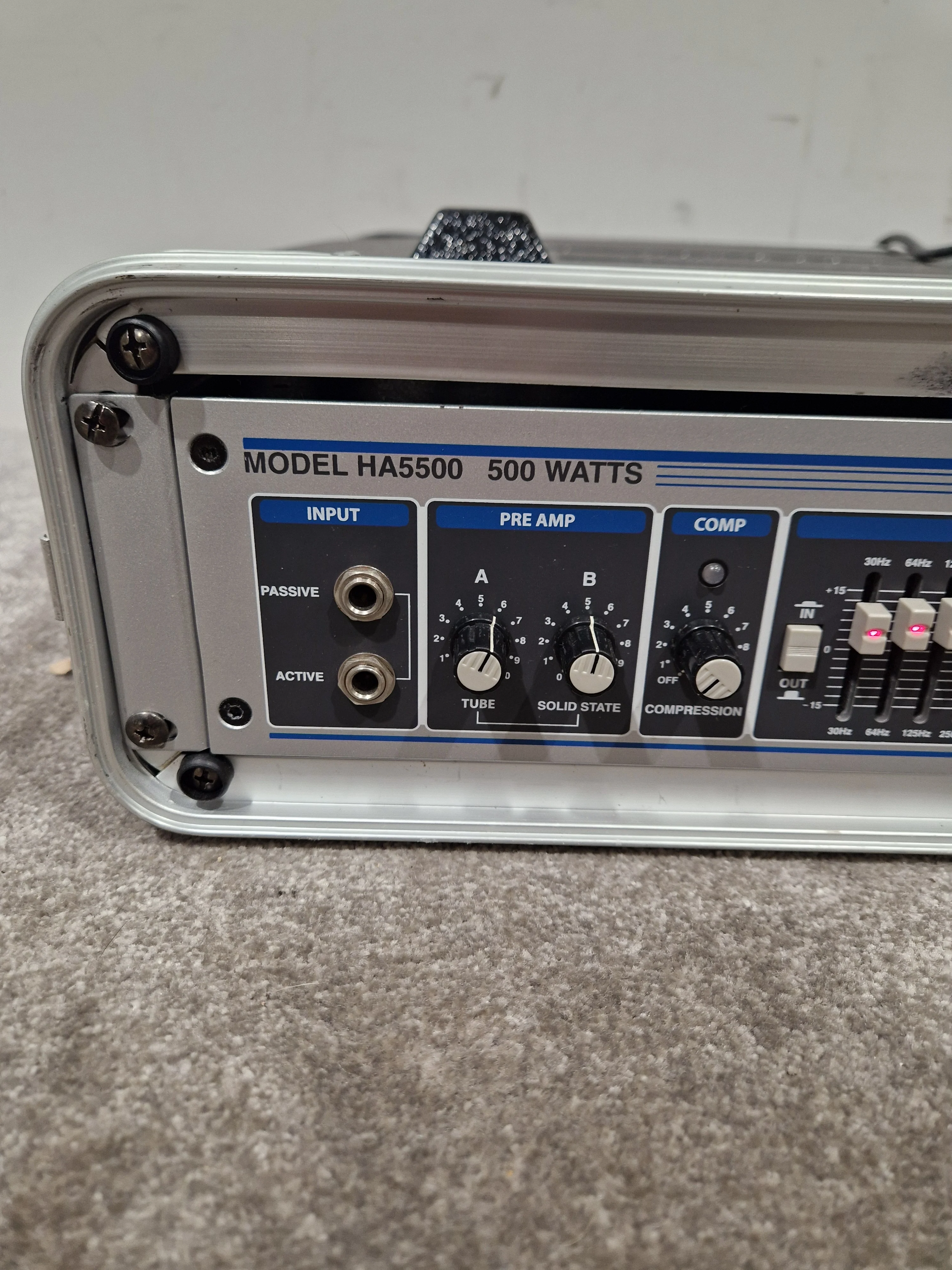 Hartke HA 5500 - 500W Bass Amplifier - Excellent w/ Hard Case - Image 9