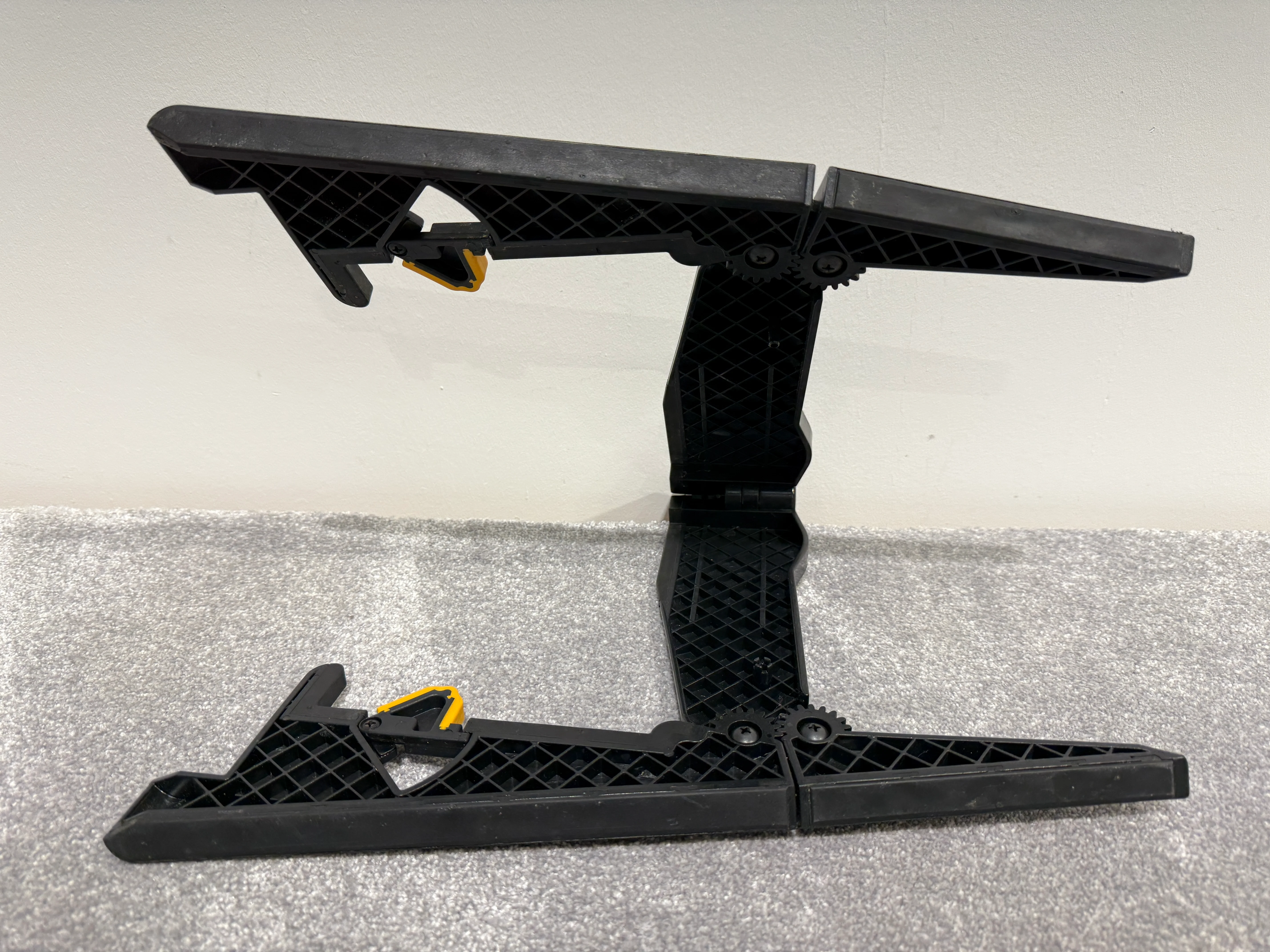 Hercules GS200B EZpack Compact Folding Guitar Stand - Image 4