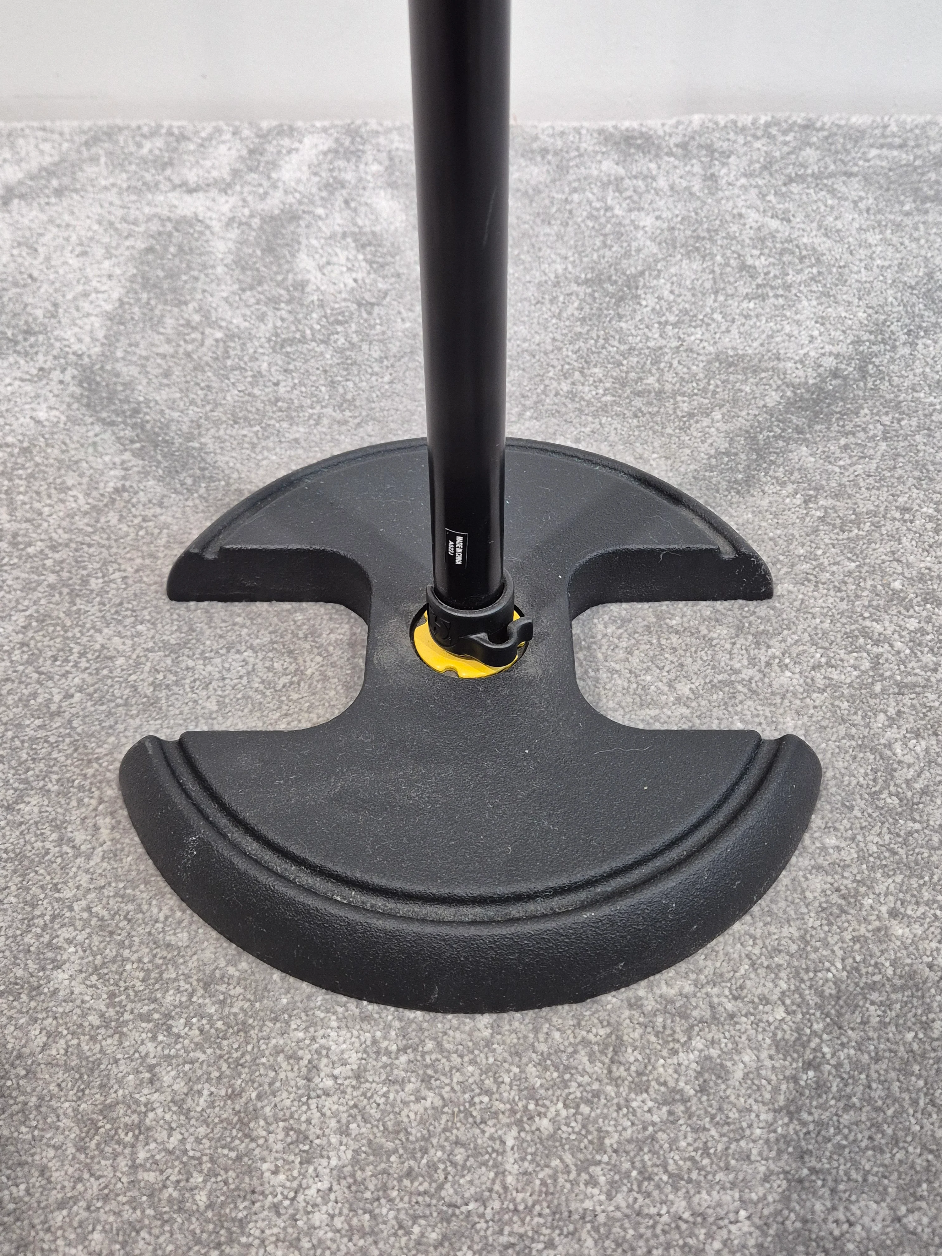 Hercules MS202B - Quick Turn Microphone Base Stand - Image 2