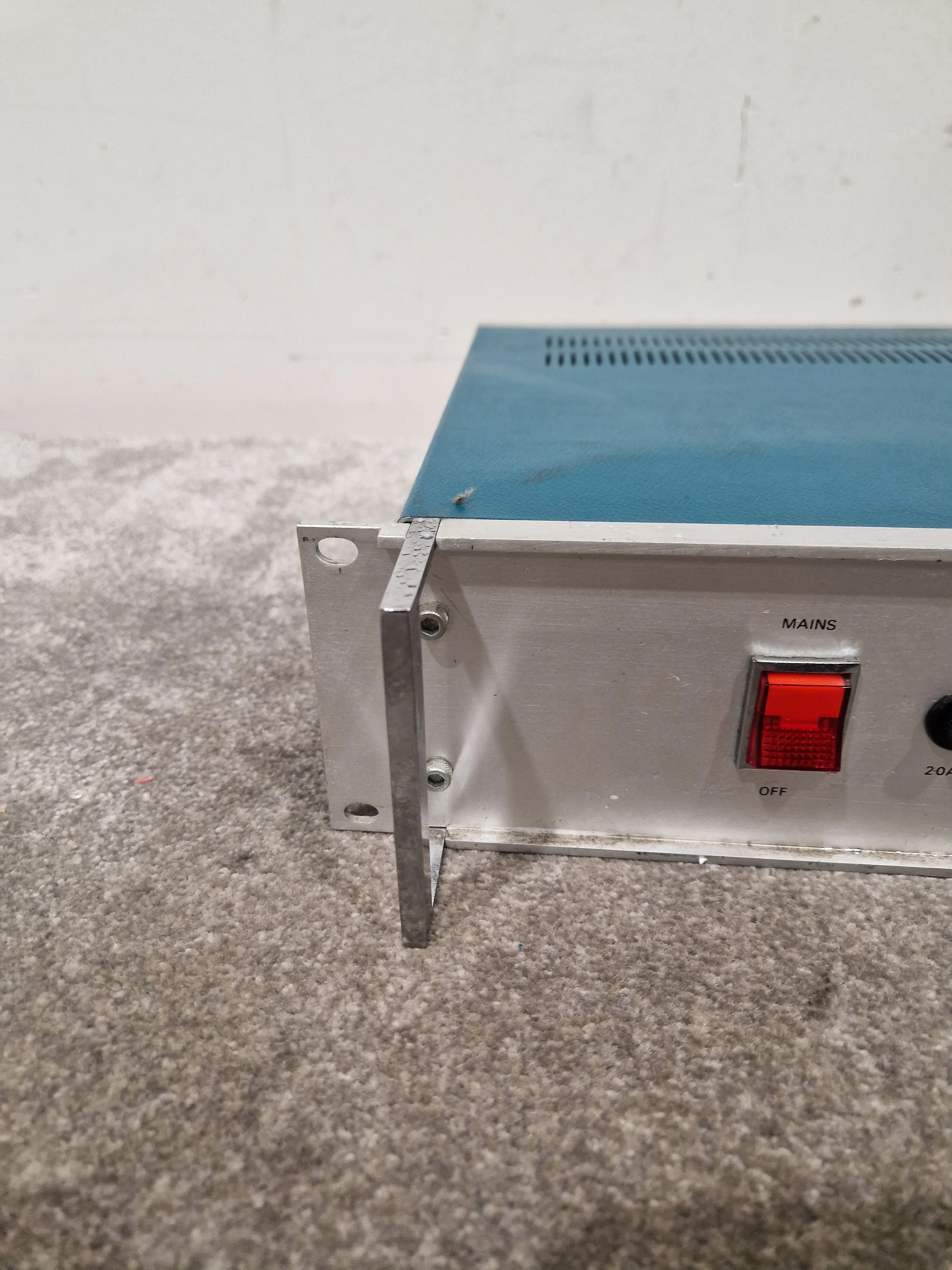 HH Electronics TPA-100D - Power Amplifier - Blue/Silver – Power Amplifier - Spares or Repair - Image 4