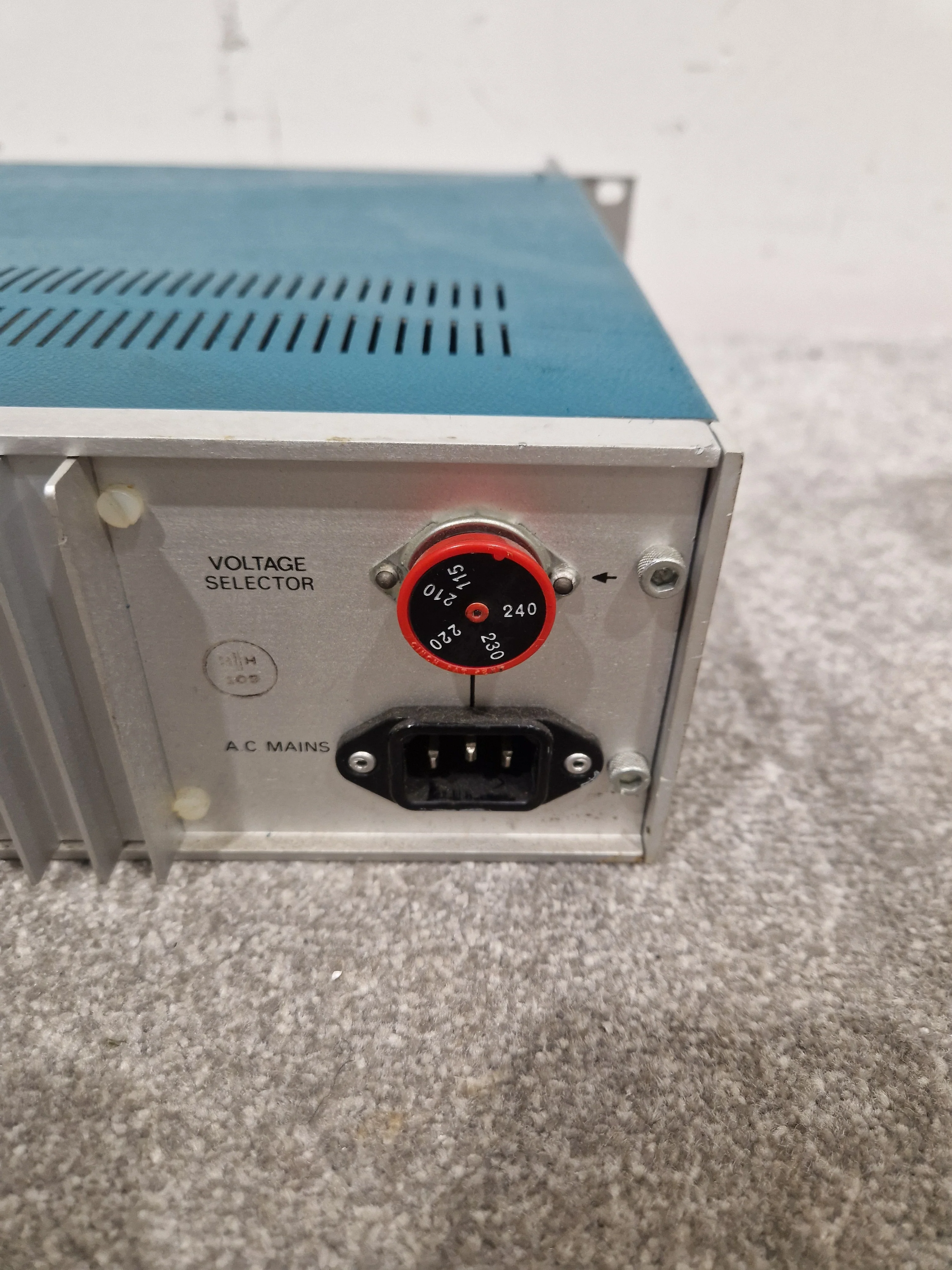HH Electronics TPA-100D - Power Amplifier - Blue/Silver – Power Amplifier - Spares or Repair - Image 8