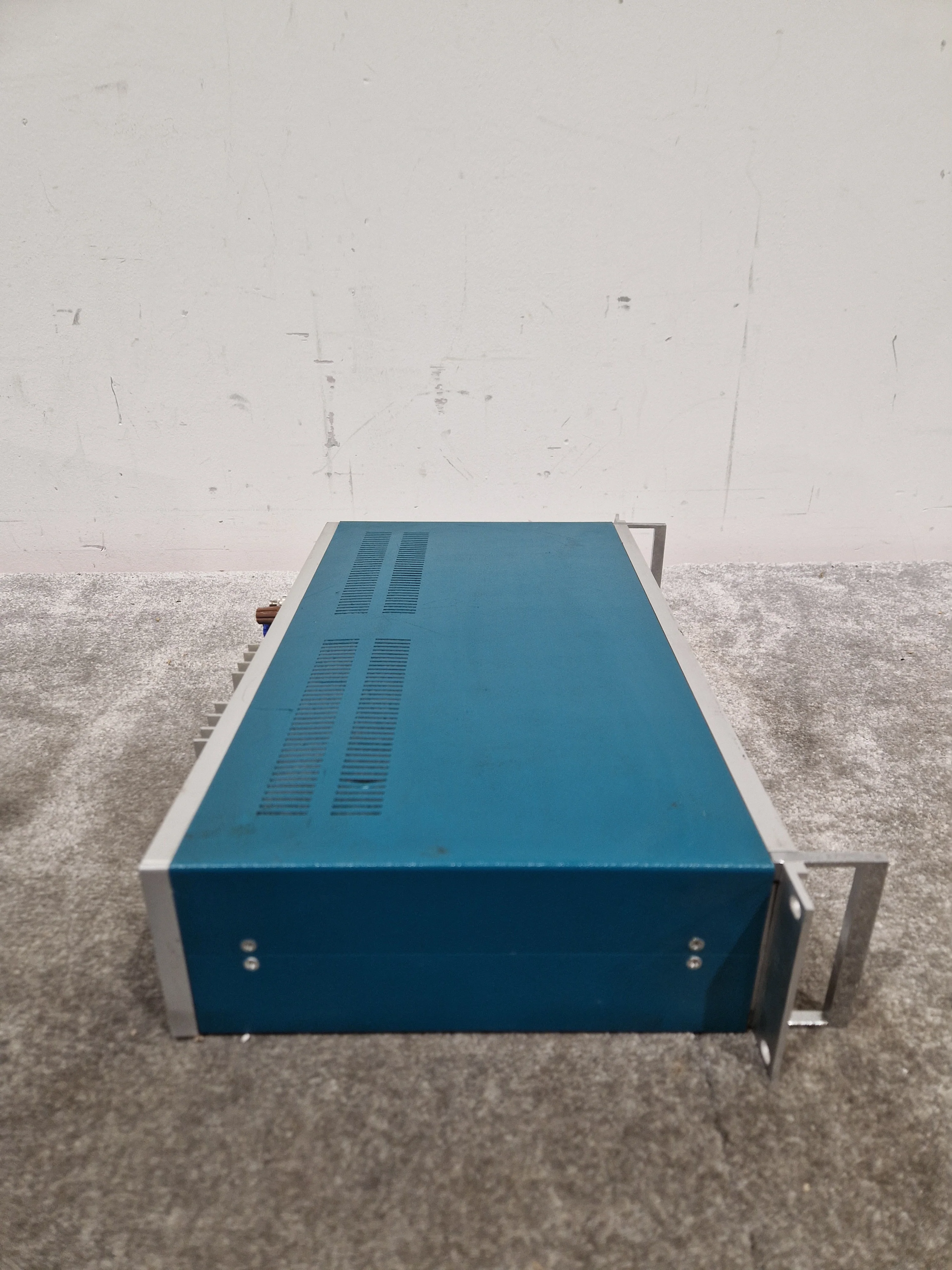 HH Electronics TPA-100D - Power Amplifier - Blue/Silver – Power Amplifier - Spares or Repair - Image 10