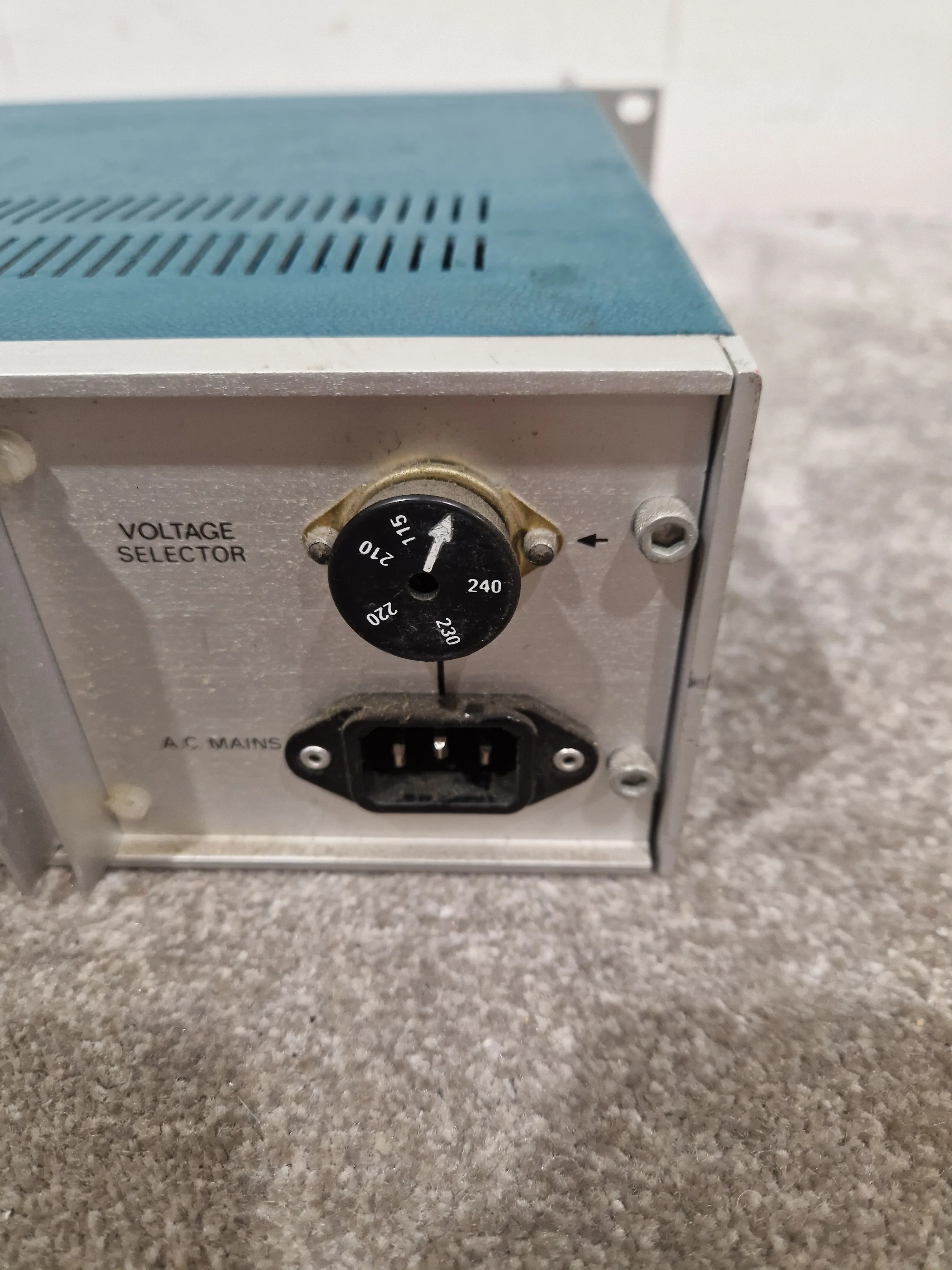 HH Electronics TPA-100D - Power Amplifier - Blue/Silver – Power Amplifier - Spares or Repair - Image 3