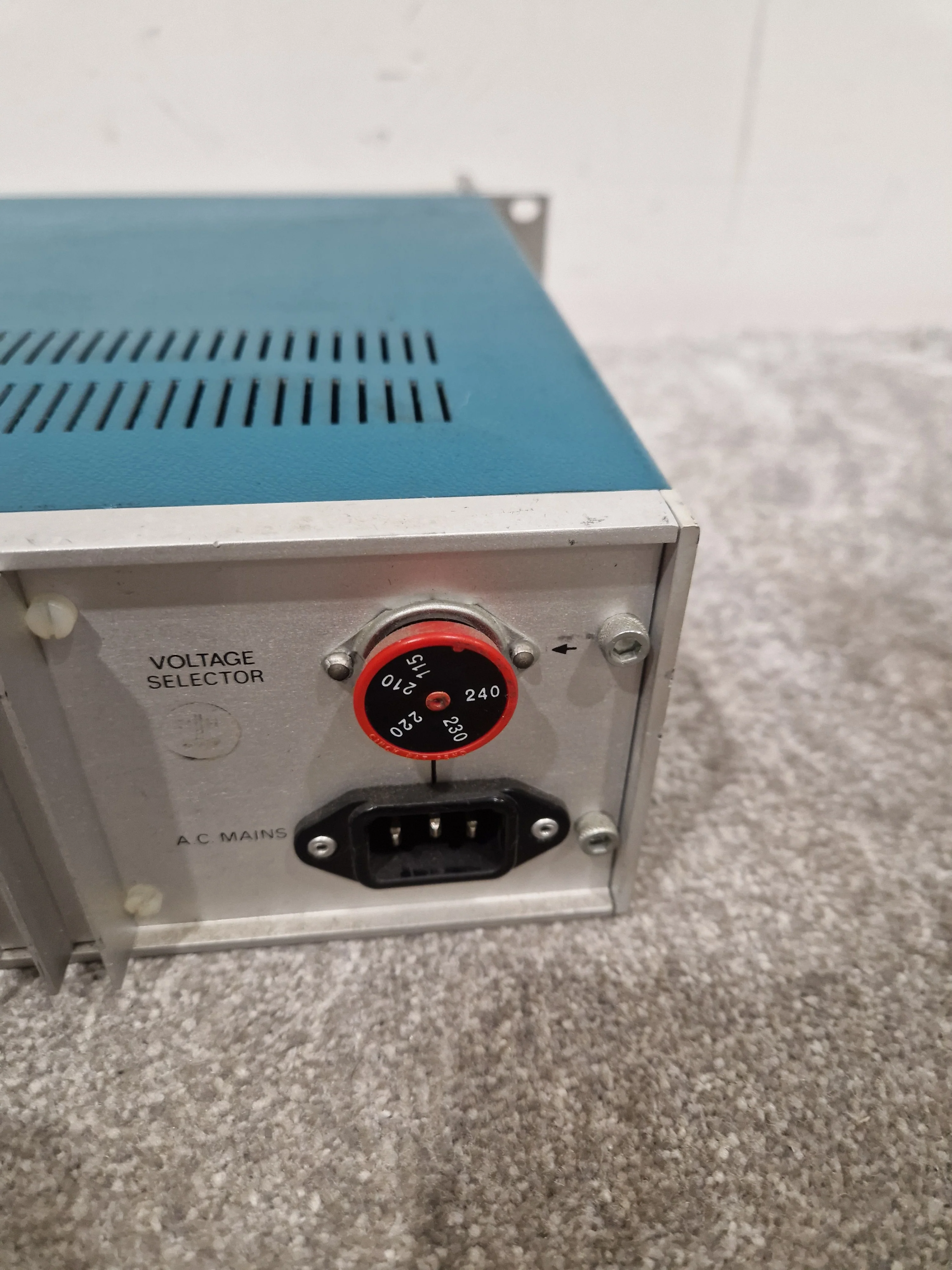 HH Electronics TPA-100D - Power Amplifier - Blue/Silver – Power Amplifier - Spares or Repair - Image 4