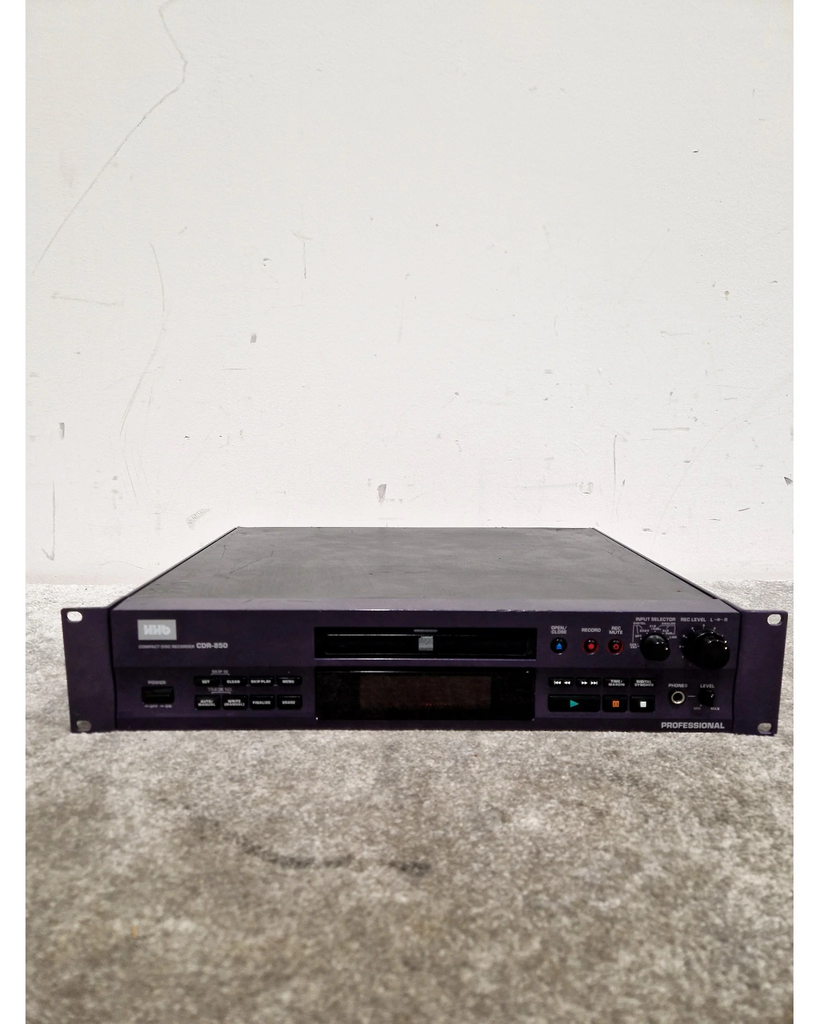 HHB CDR-850 - Compact Disc Recorder - Black - Spares or Repair - Image 13