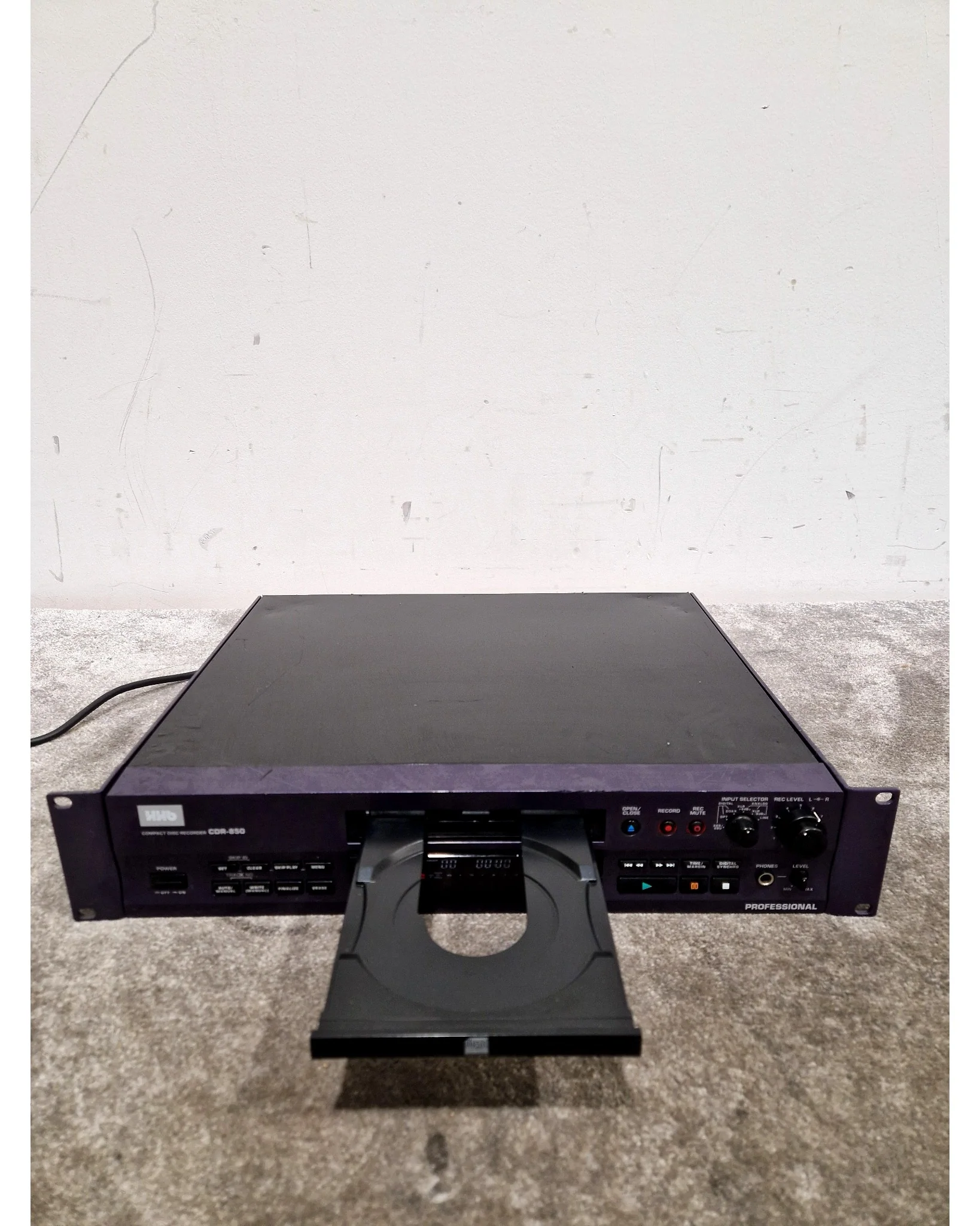 HHB CDR-850 - Compact Disc Recorder - Black - Spares or Repair - Image 2