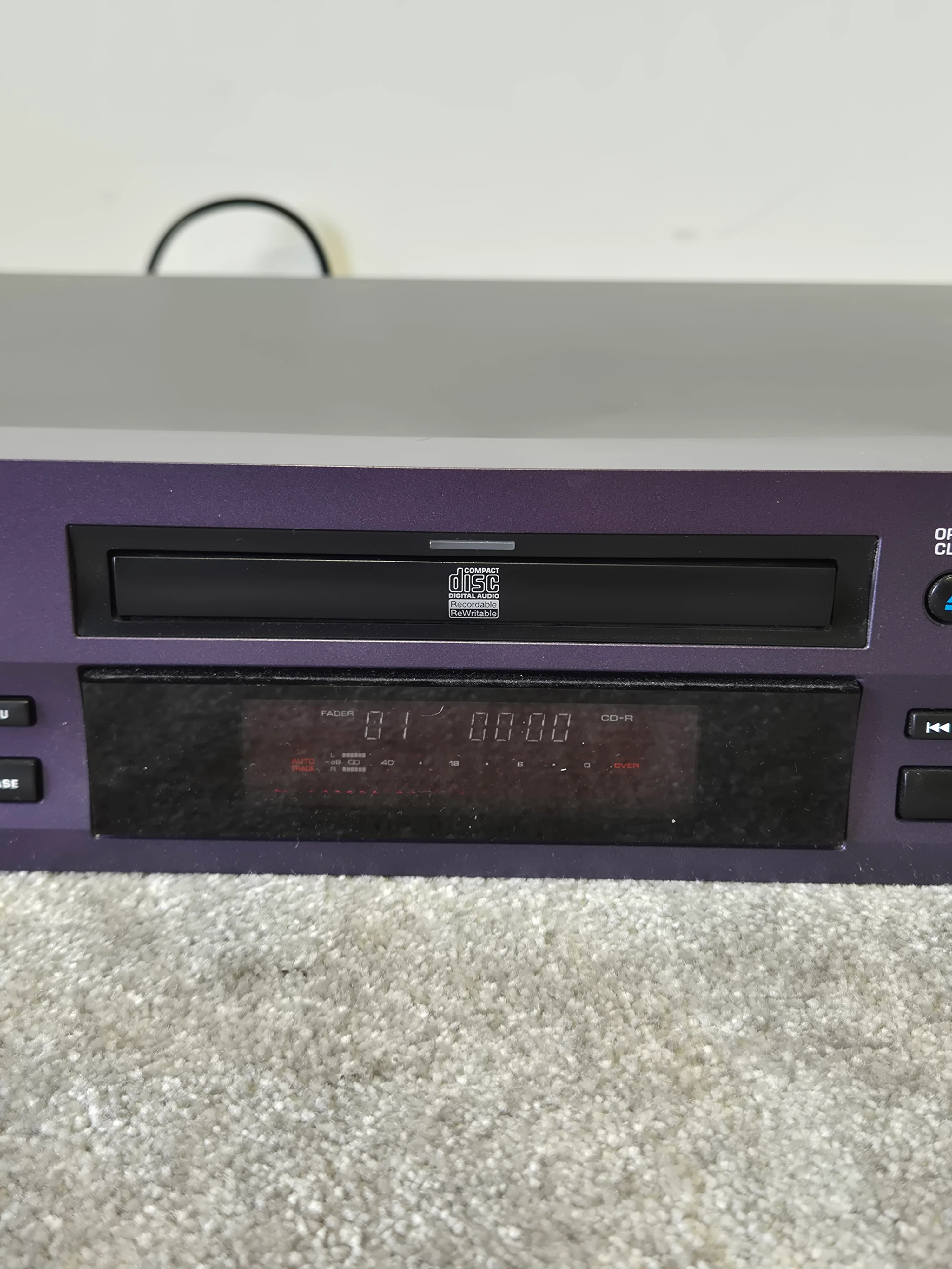 HHB CDR-850 - Professional Compact Disc Recorder and Player (Spares or Repairs) - Image 3