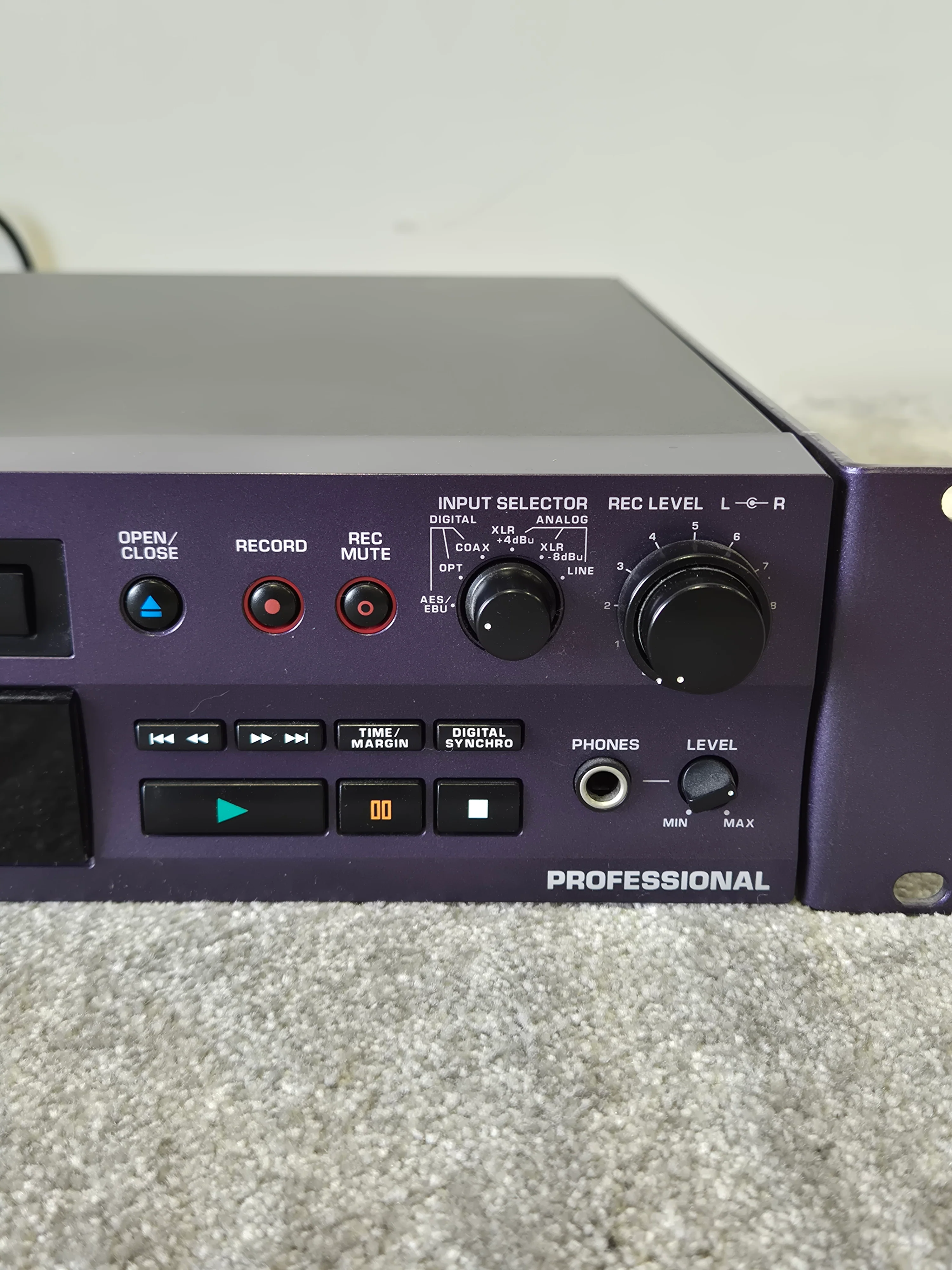 HHB CDR-850 - Professional Compact Disc Recorder and Player (Spares or Repairs) - Image 4