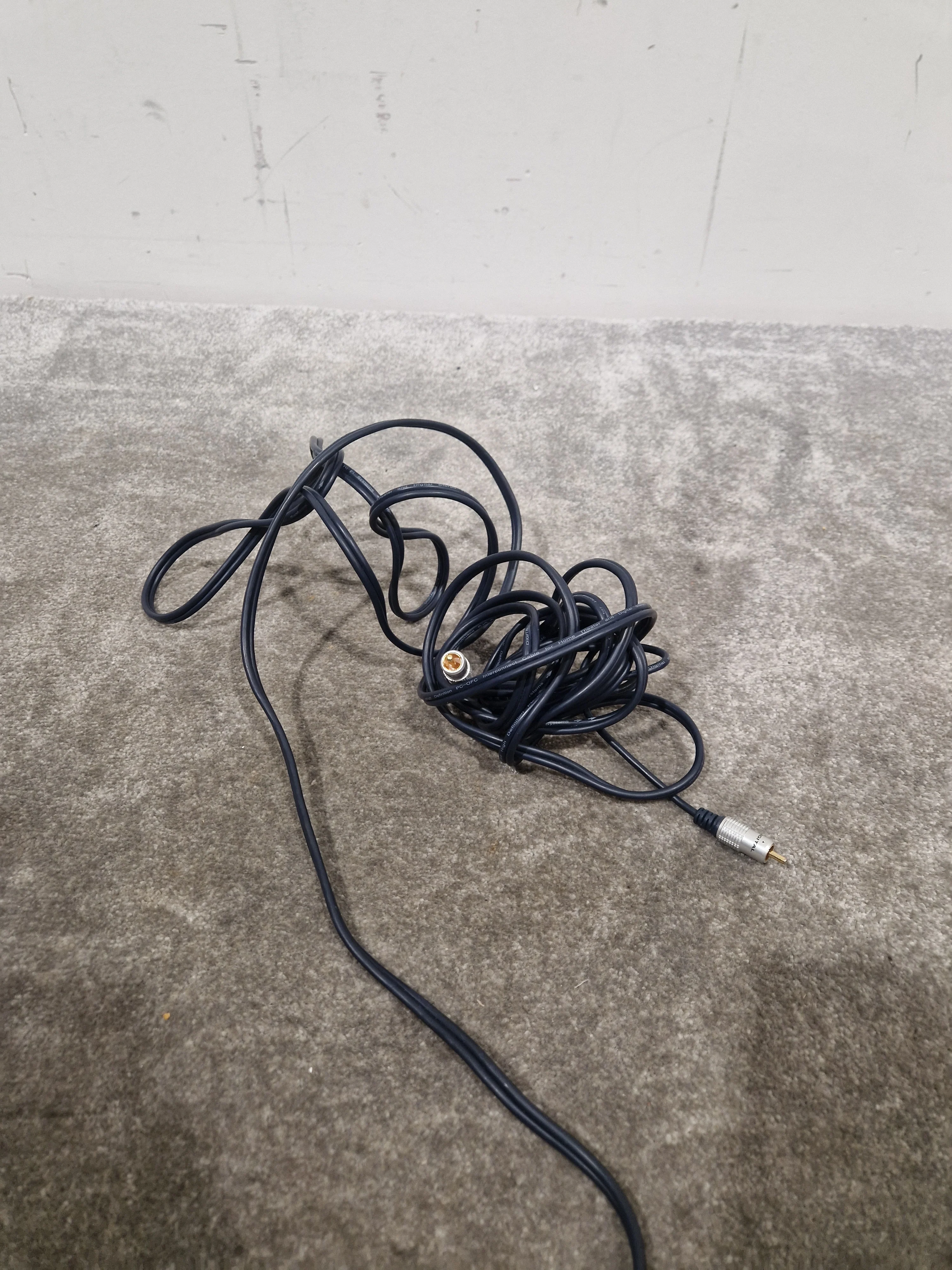 High Quality Dark Blue RCA TO 3.5mm Cable 12FT - Premium Audio Connection - Excellent - Image 10