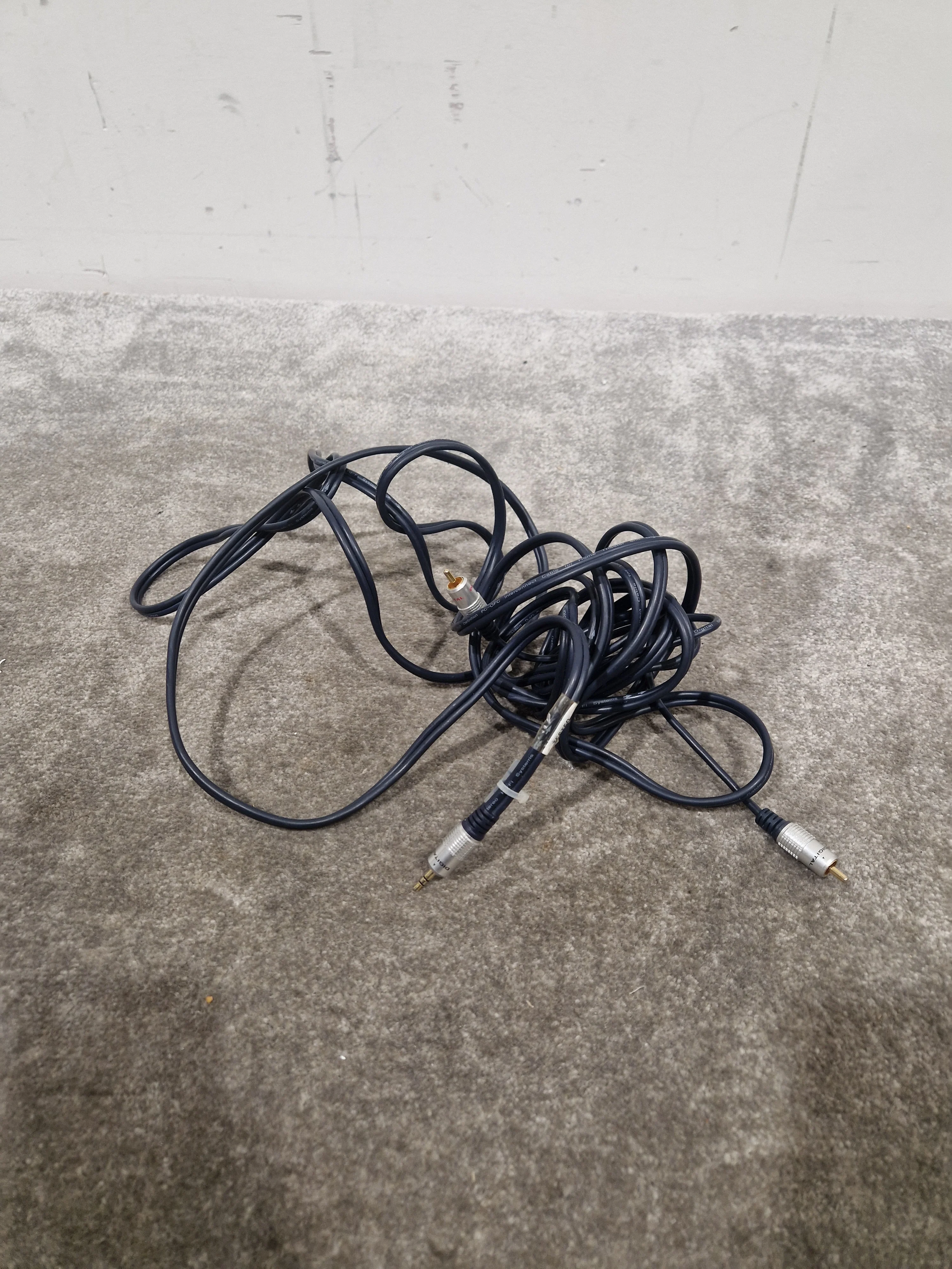 High Quality Dark Blue RCA TO 3.5mm Cable 12FT - Premium Audio Connection - Excellent - Image 11