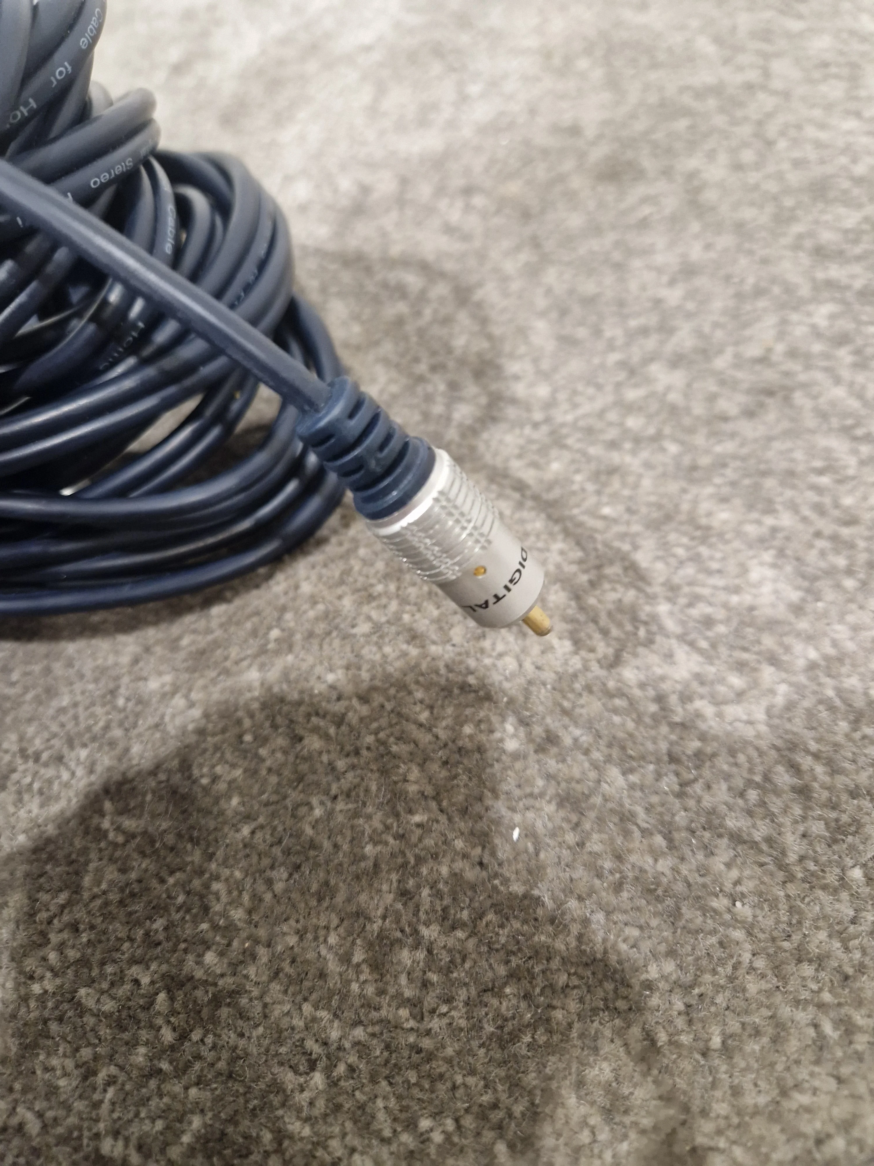High Quality Dark Blue RCA TO 3.5mm Cable 12FT - Premium Audio Connection - Excellent - Image 4