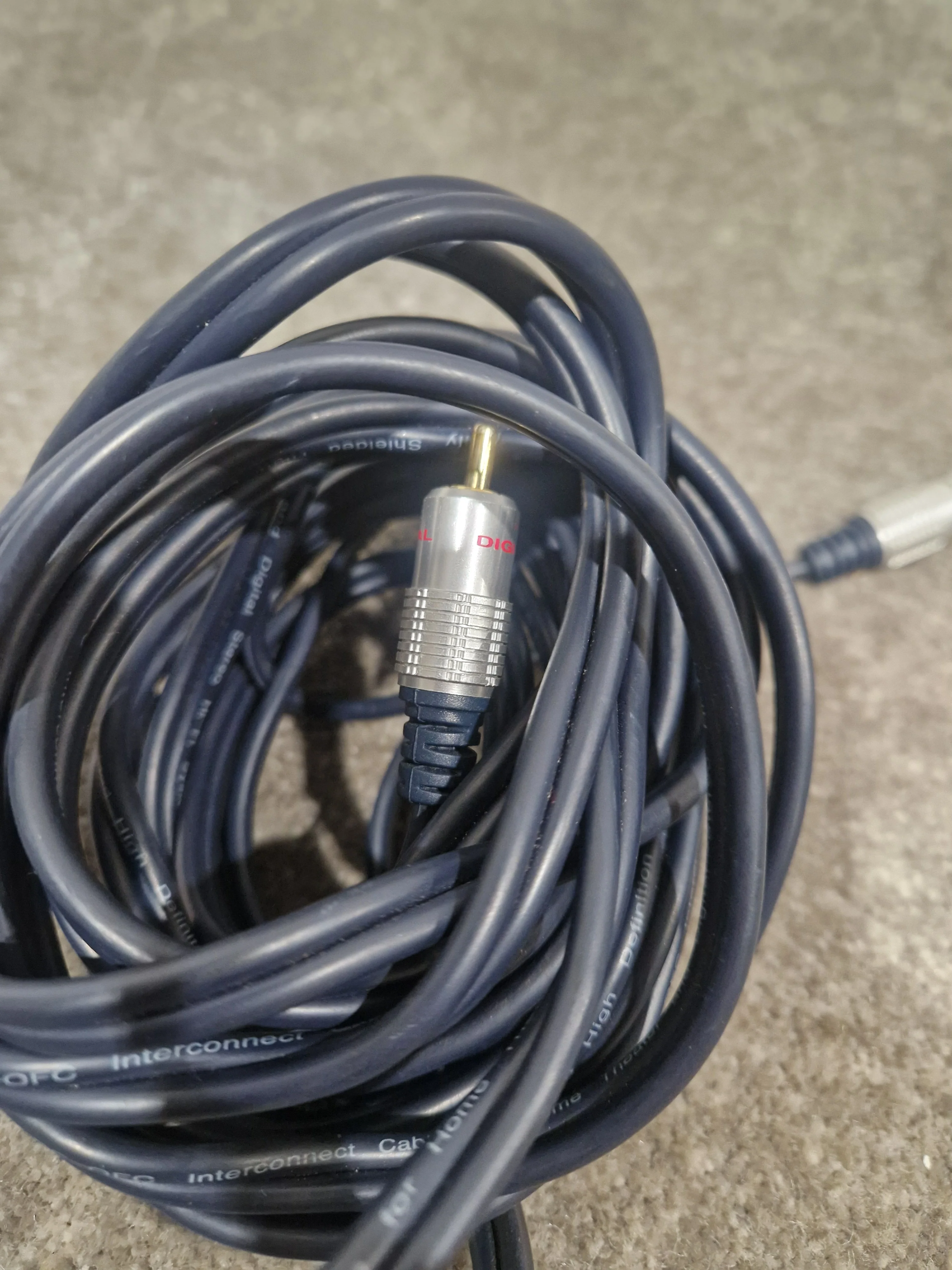 High Quality Dark Blue RCA TO 3.5mm Cable 12FT - Premium Audio Connection - Excellent - Image 5