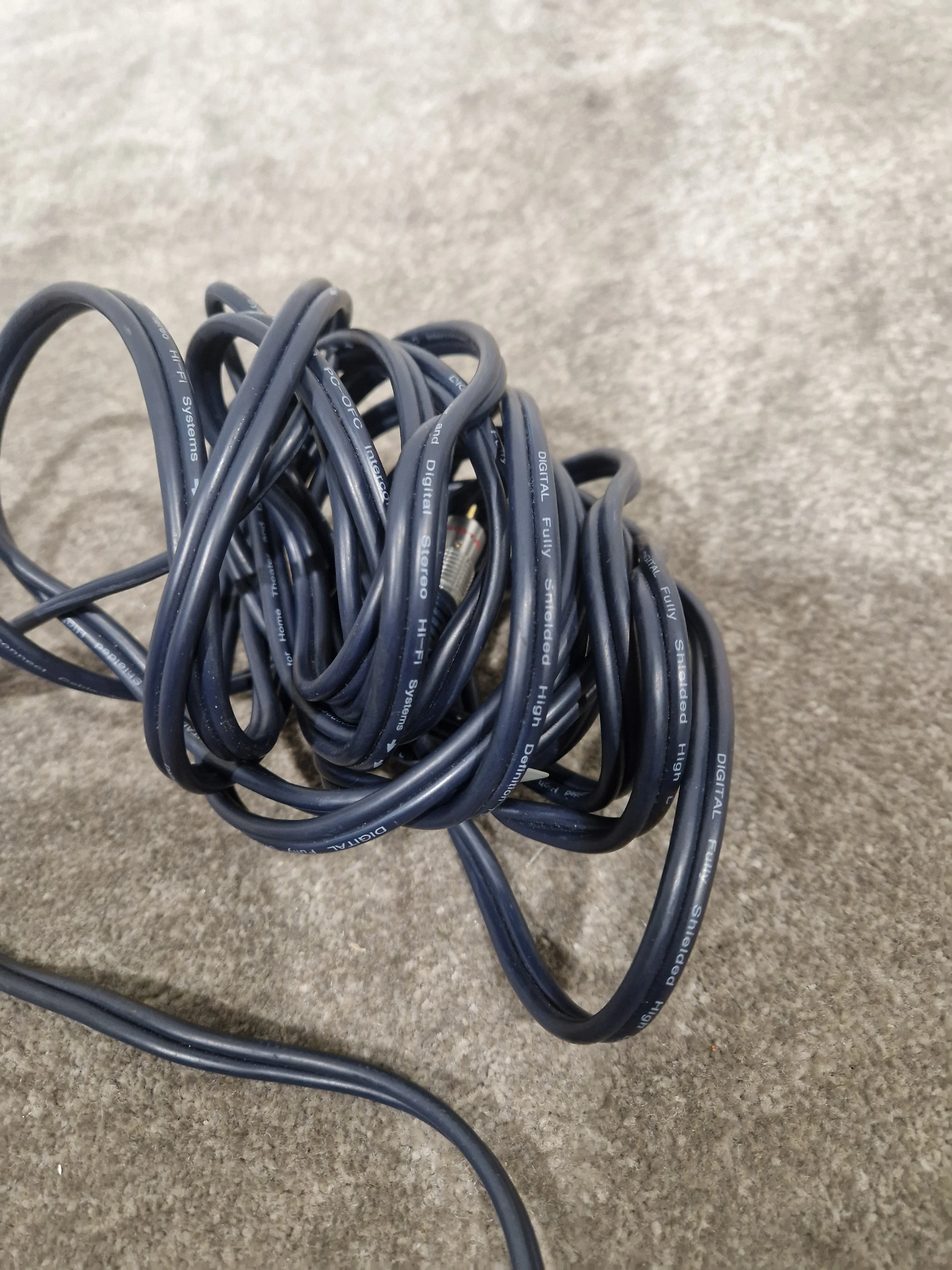 High Quality Dark Blue RCA TO 3.5mm Cable 12FT - Premium Audio Connection - Excellent - Image 6
