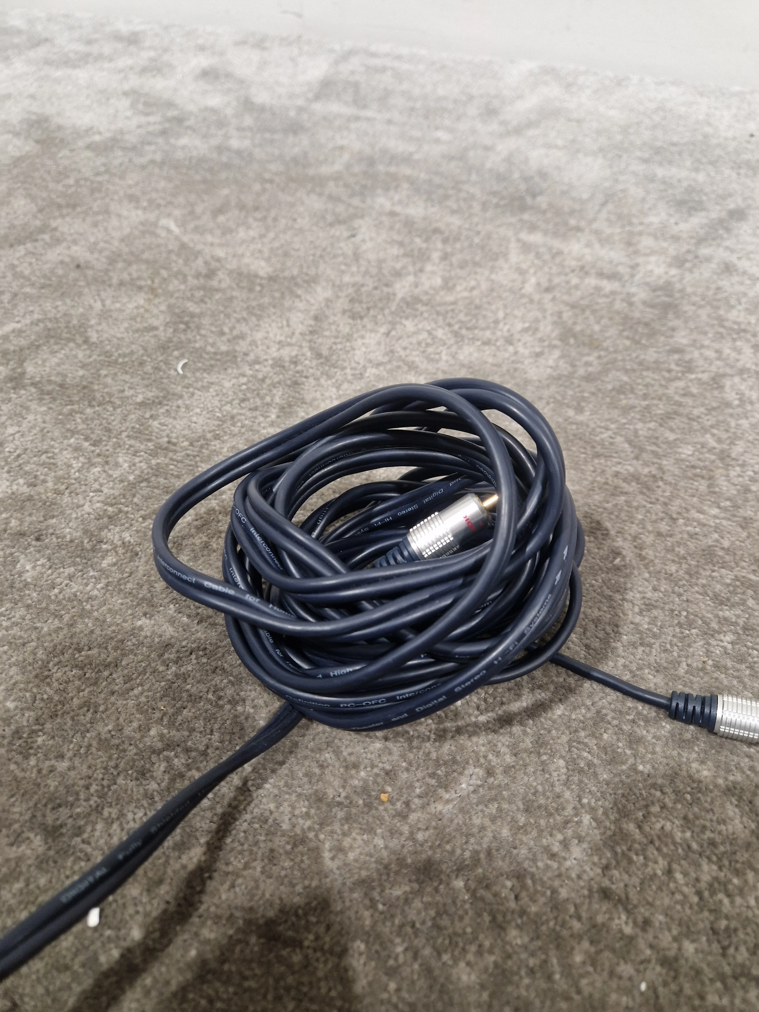 High Quality Dark Blue RCA TO 3.5mm Cable 12FT - Premium Audio Connection - Excellent - Image 9