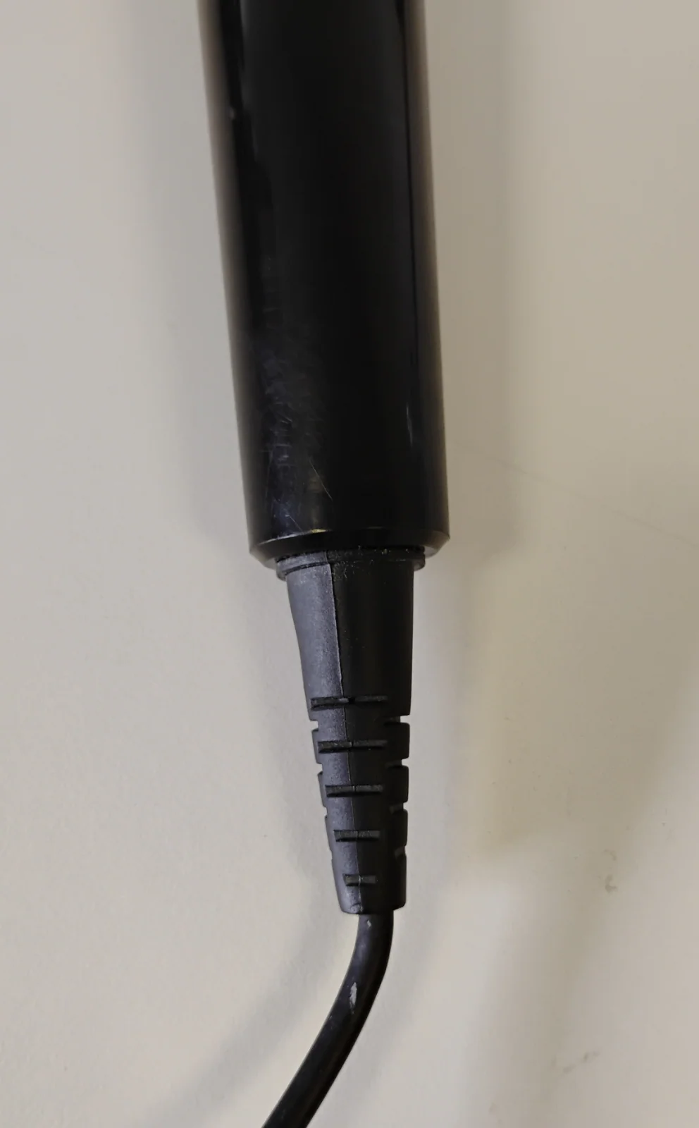 Hit Kit UDM-606 Black Wired Handheld 600O Uni-Directional Moving Coil Microphone - Image 4