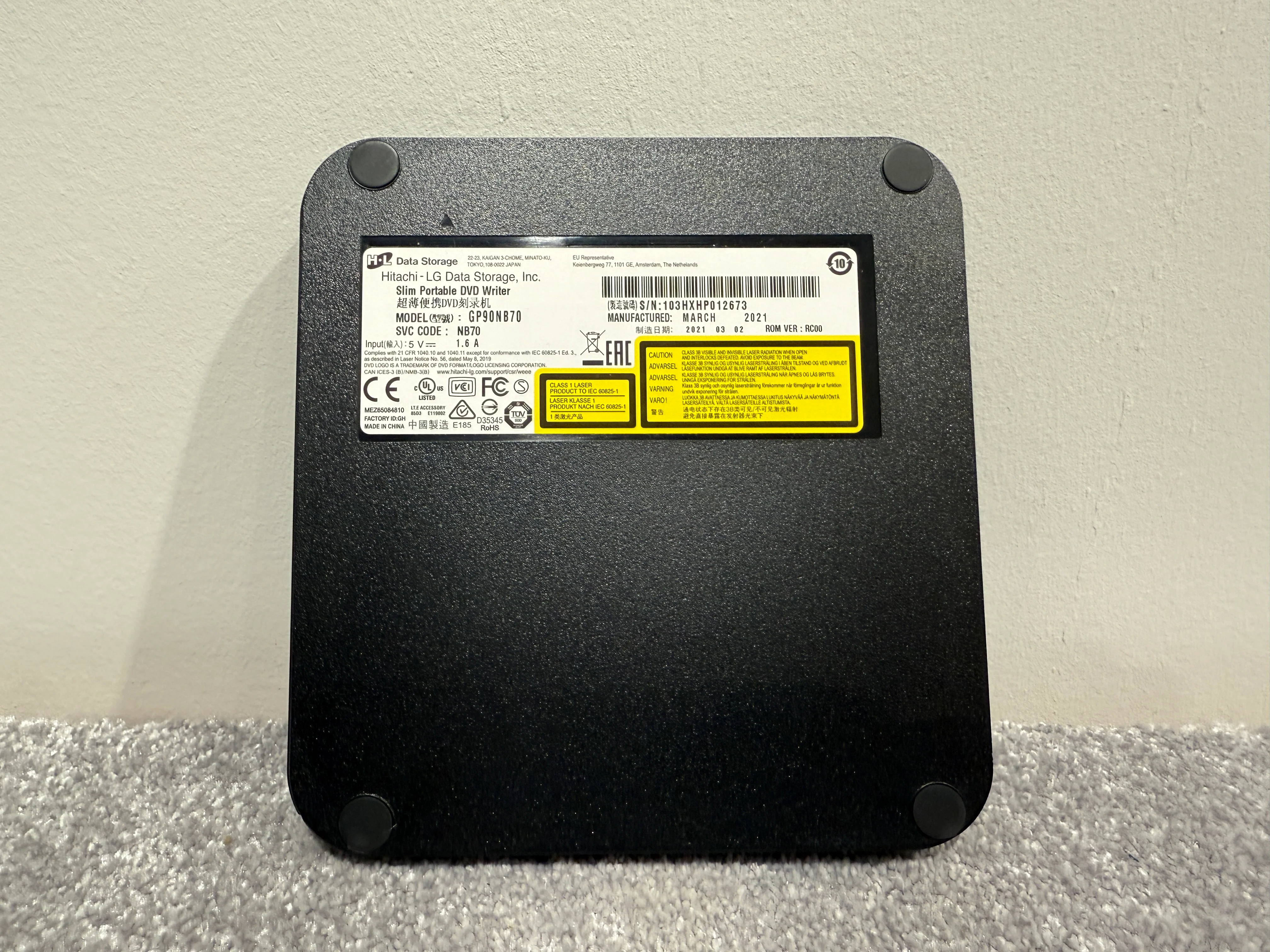 Hitachi LG Data Storage - Slim Portable DVD Writer (DVD RW) GP90NB70 - Image 4