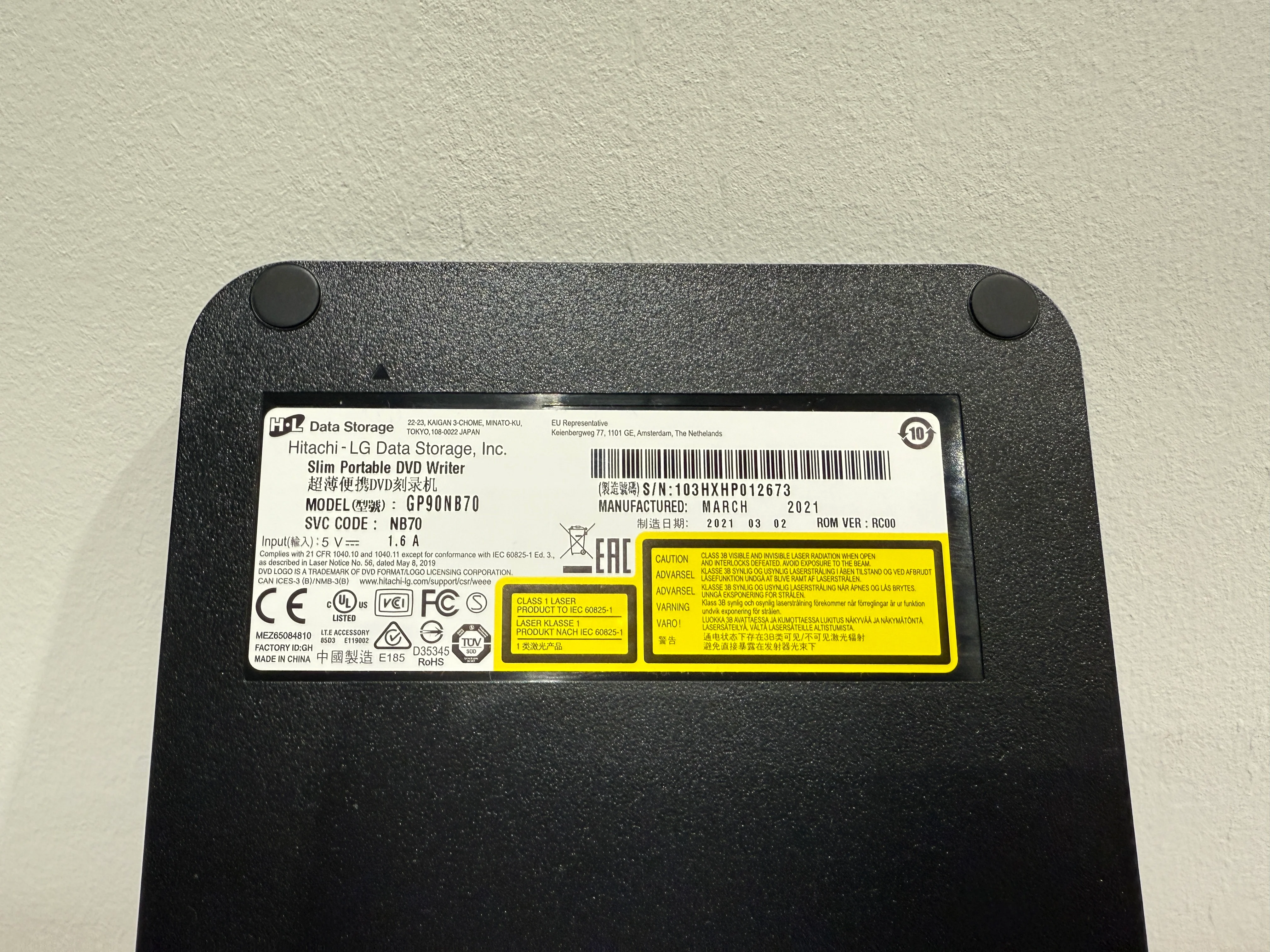 Hitachi LG Data Storage - Slim Portable DVD Writer (DVD RW) GP90NB70 - Image 5