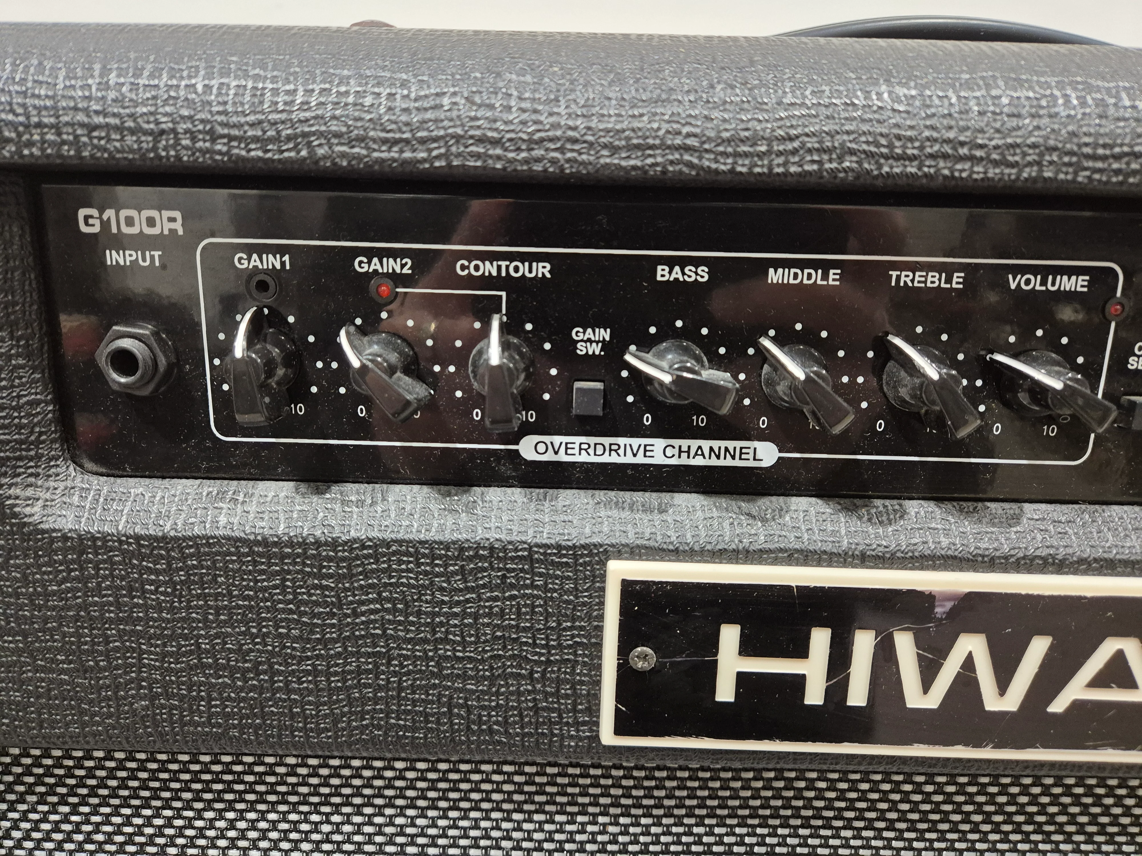 HIWATT Maxwatt G100R - Solid-State Combo Amplifier - Image 2