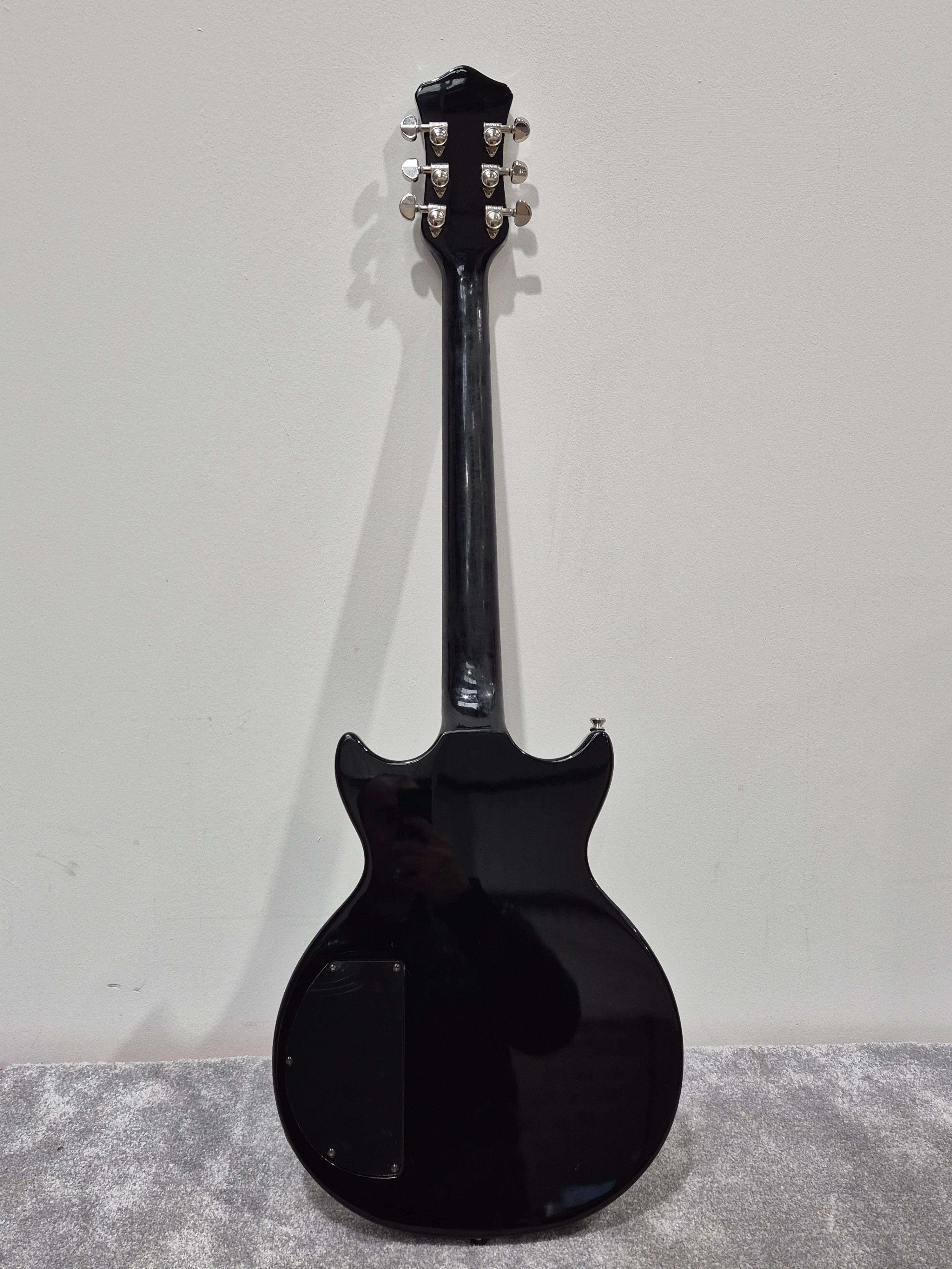 Hofner Six String Electric Guitar - Black P90s and Bigsby Tremolo - Excellent - Image 9