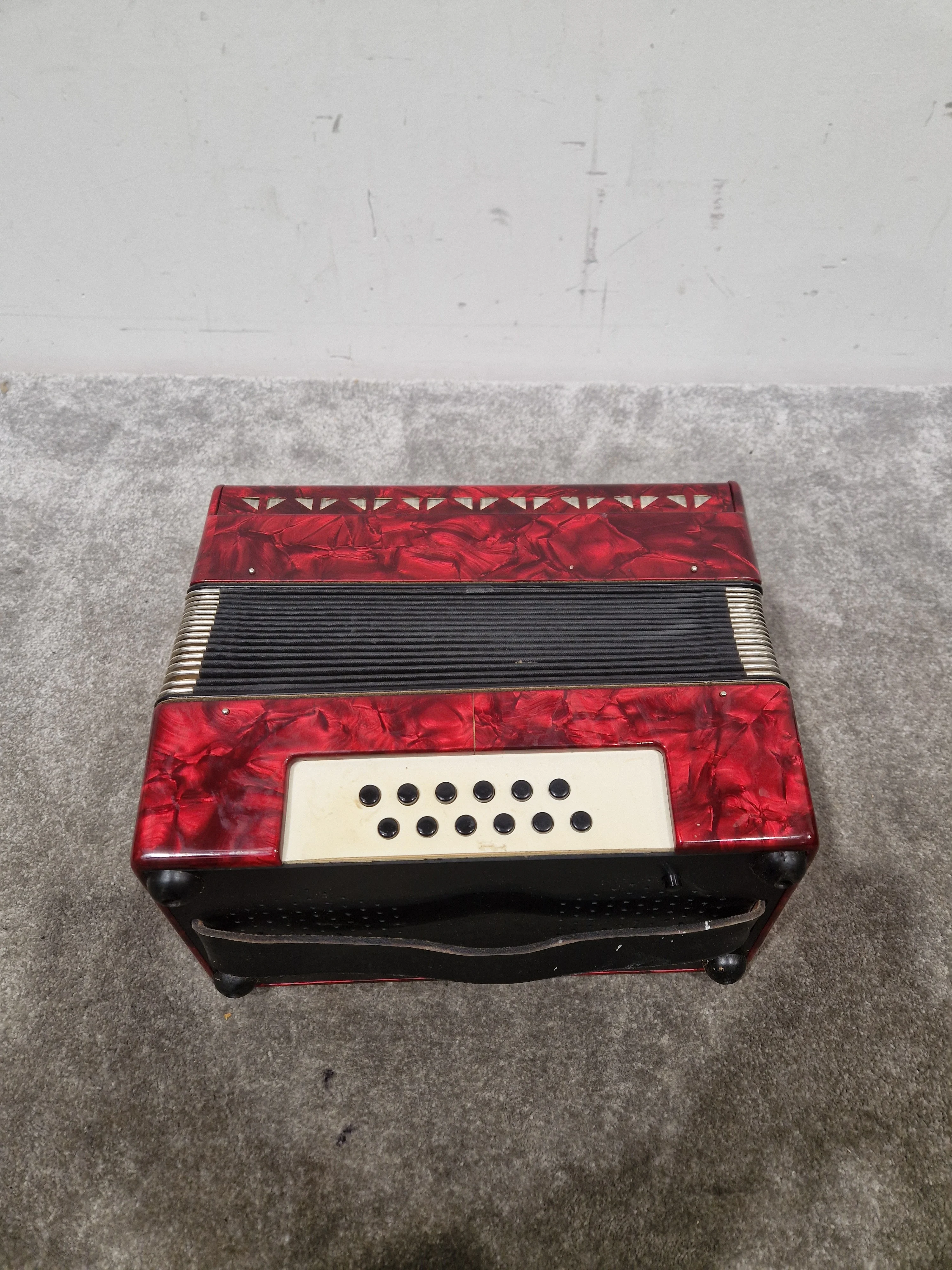 Hohner Bravo II-48 Bass - Compact Accordion Design - Excellent w/ Hard Case - Image 11