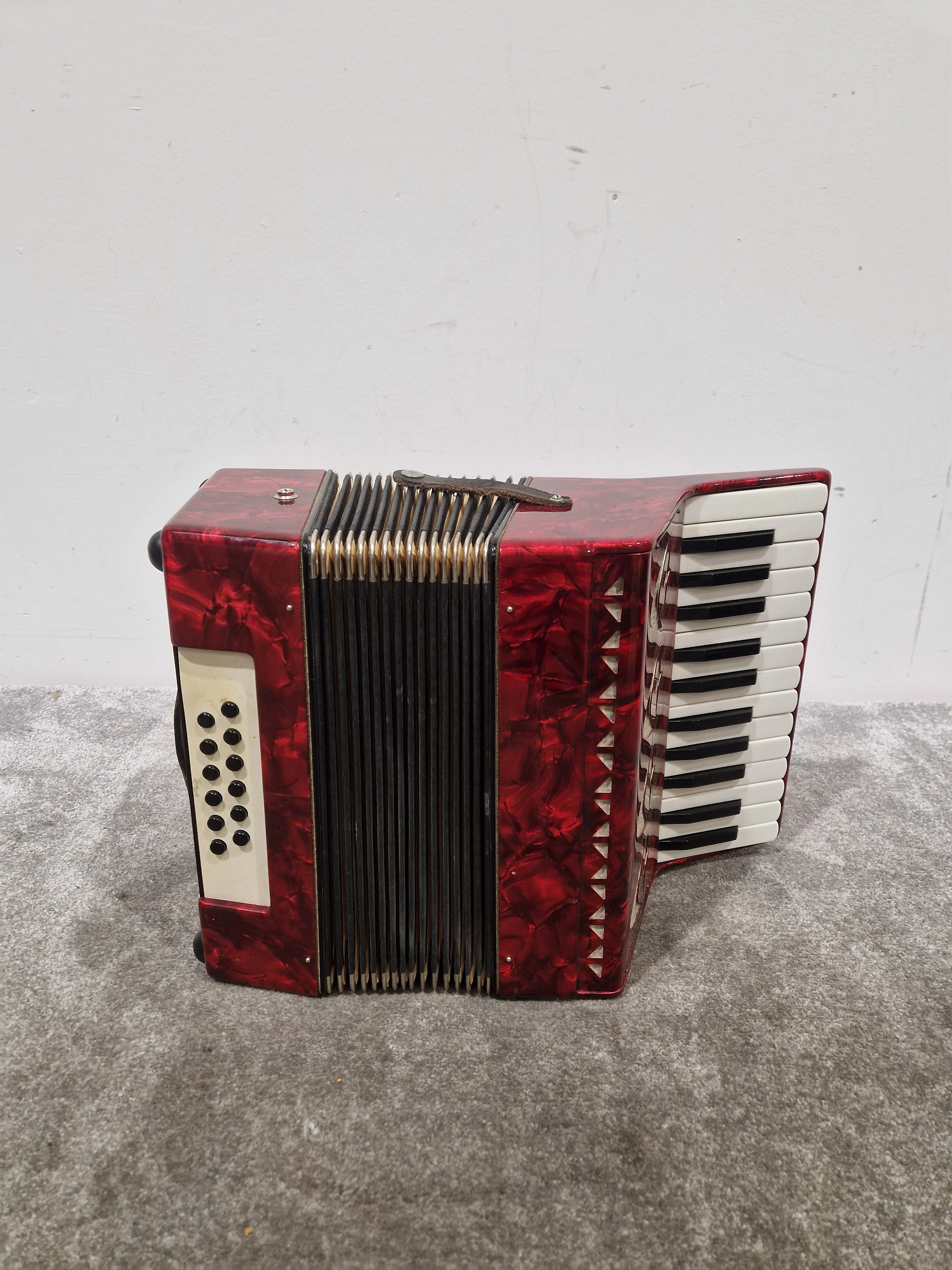 Hohner Bravo II-48 Bass - Compact Accordion Design - Excellent w/ Hard Case - Image 4
