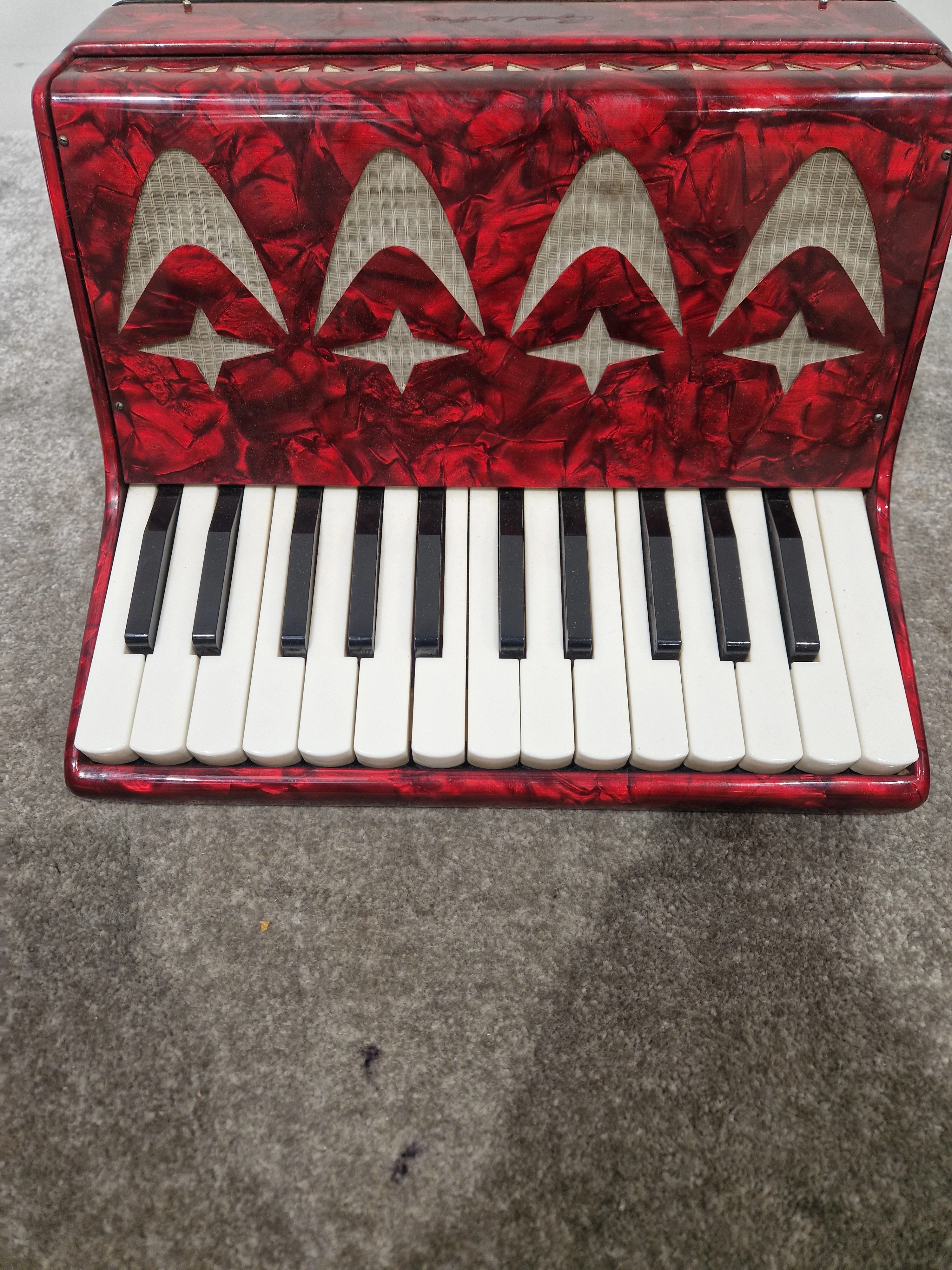 Hohner Bravo II-48 Bass - Compact Accordion Design - Excellent w/ Hard Case - Image 5