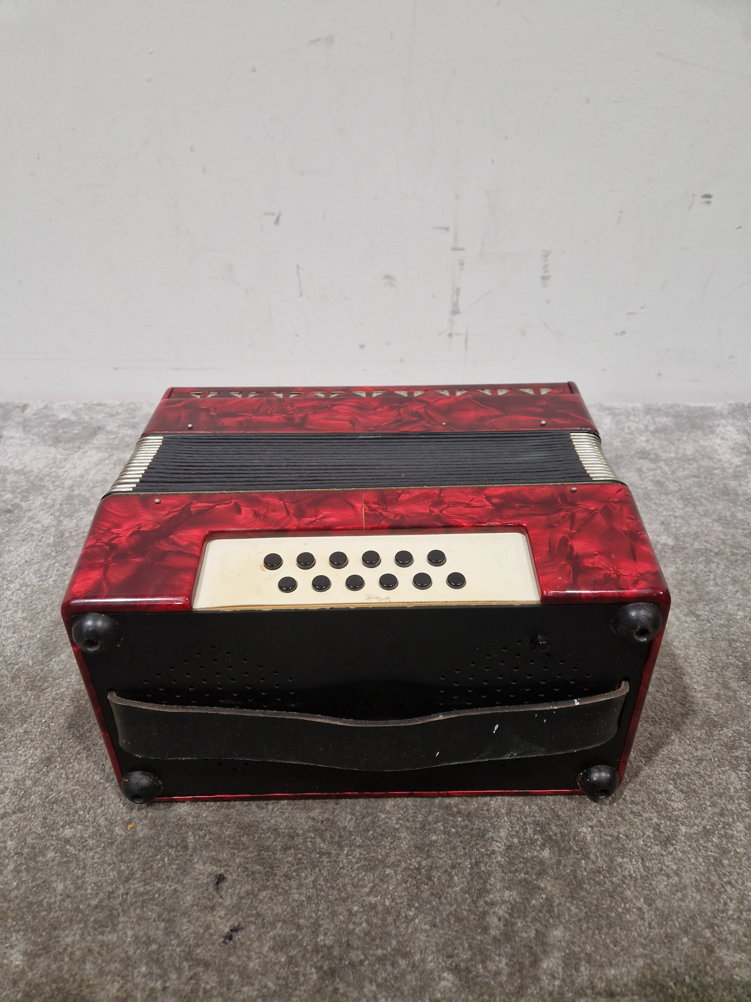 Hohner Bravo II-48 Bass - Compact Accordion Design - Excellent w/ Hard Case - Image 7