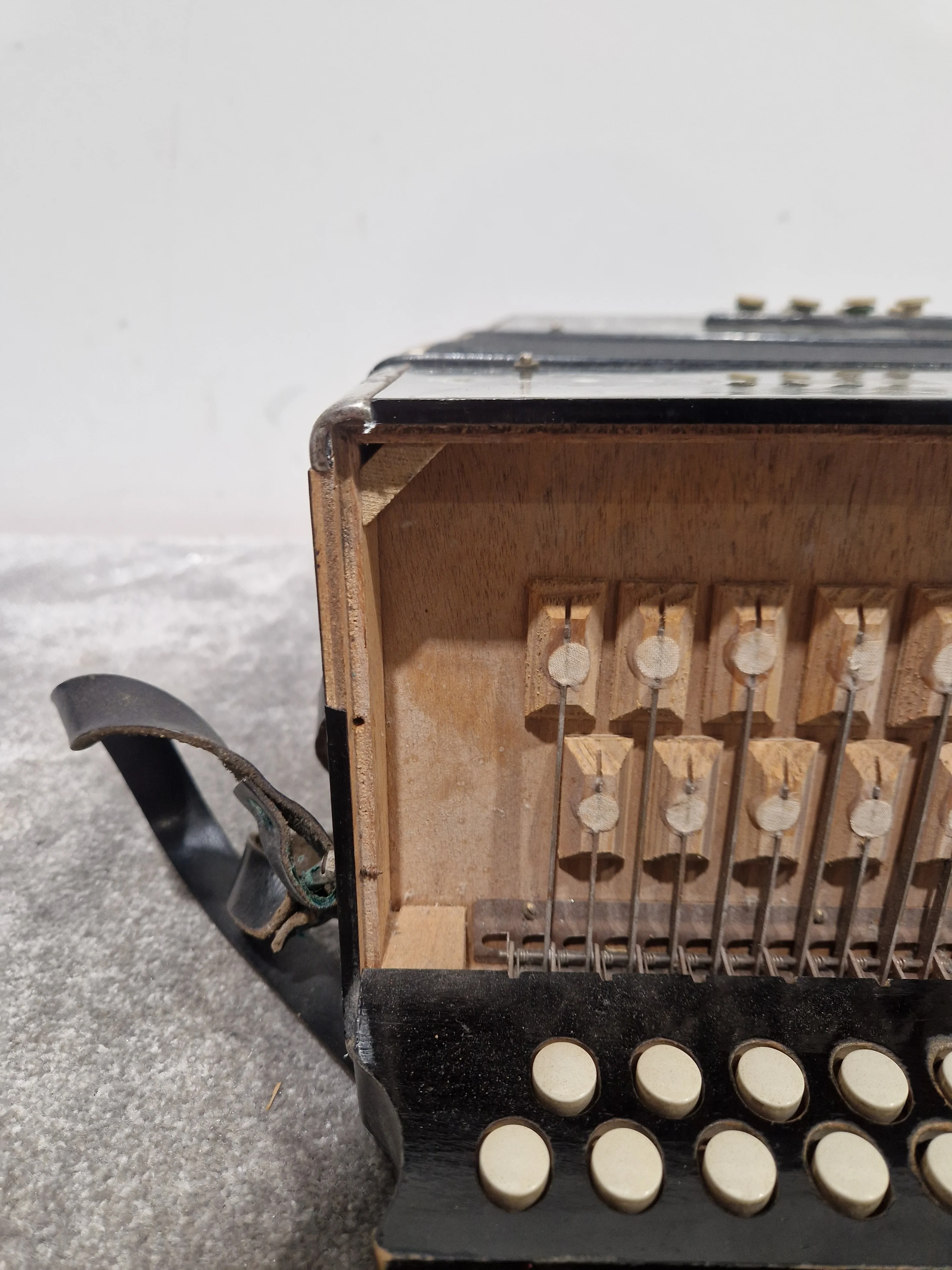 Hohner Club IIB Victoria - Diatonic Button Accordion - Pearl Celluloid - Fair - Image 2