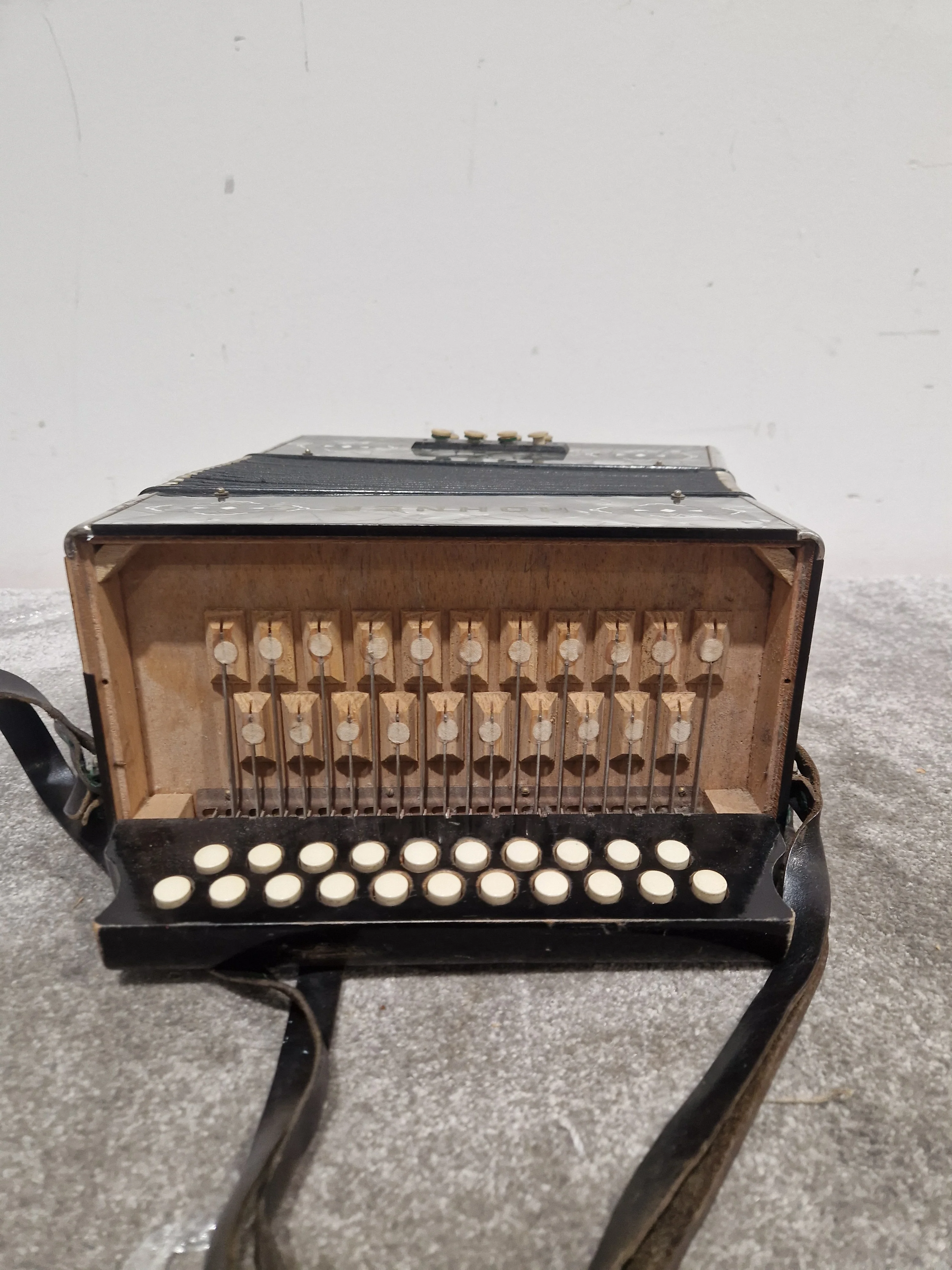 Hohner Club IIB Victoria - Diatonic Button Accordion - Pearl Celluloid - Fair - Image 3