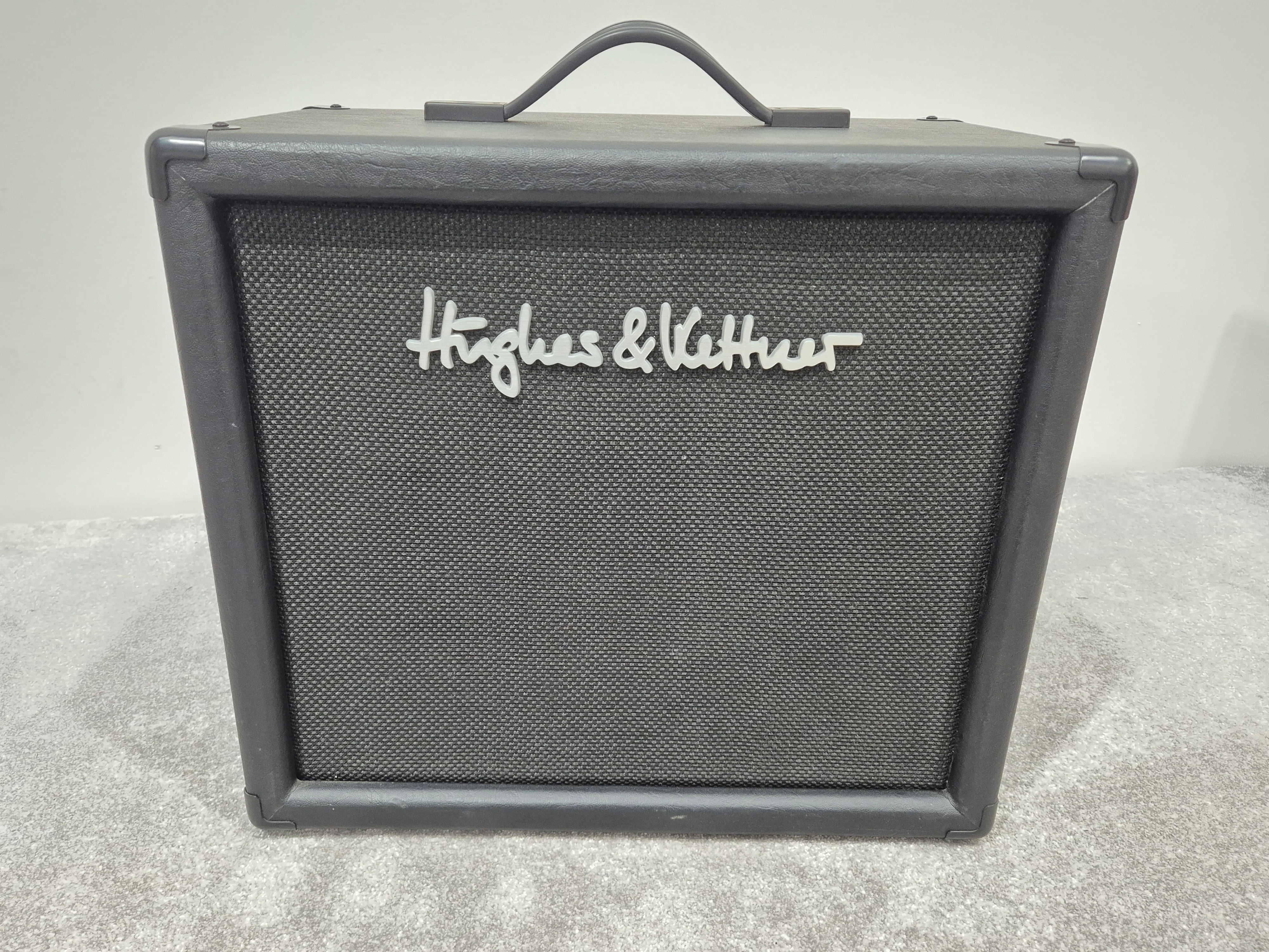 Hughes & Kettner Tubemeister 20 Guitar Amp w/ FS-2 Footswitch and TM112 Speaker Cab - Image 13