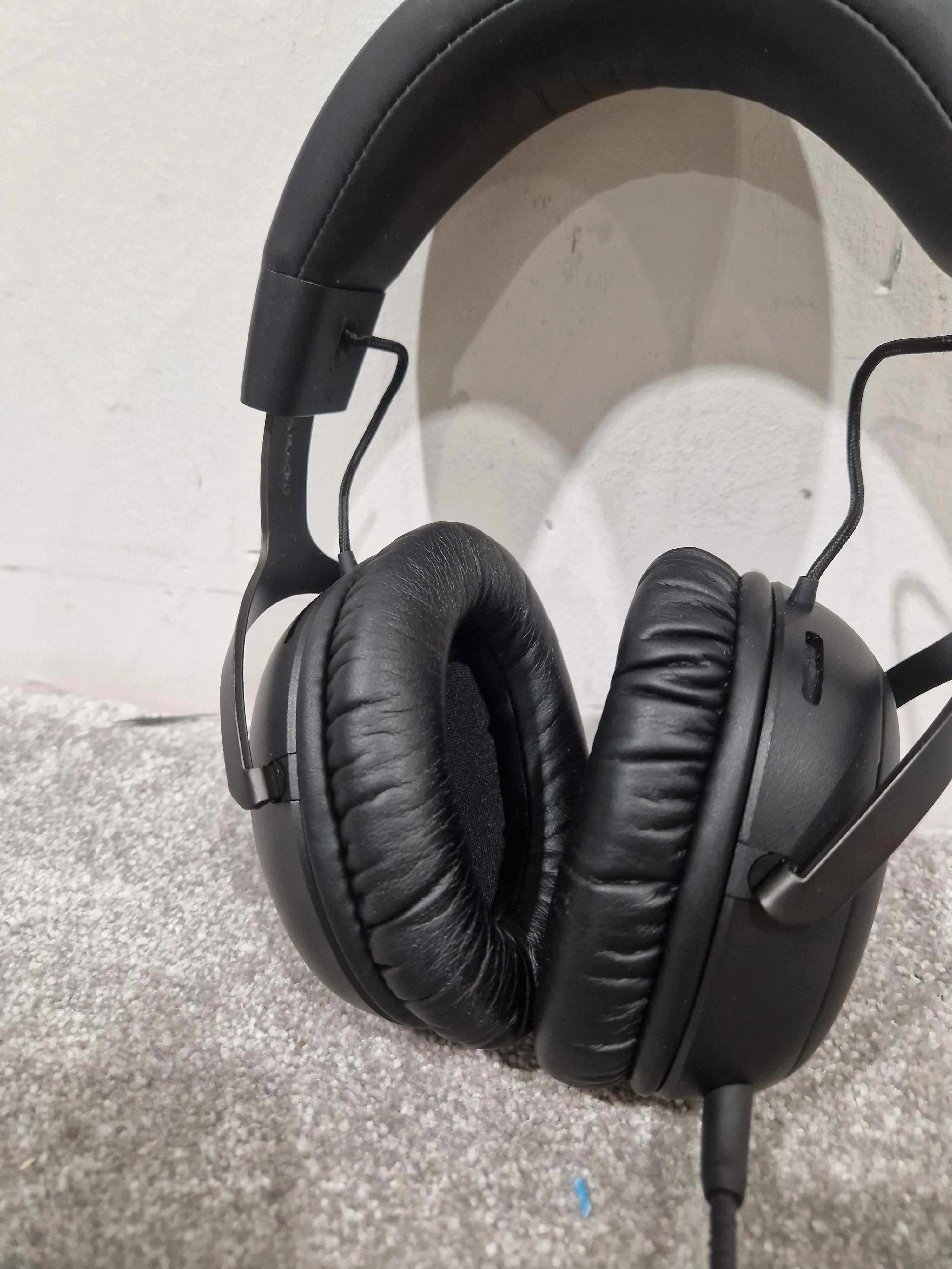 HyperX Cloud III Wireless - Gaming Headphones - Black - Excellent w/ USB Connector - Image 11